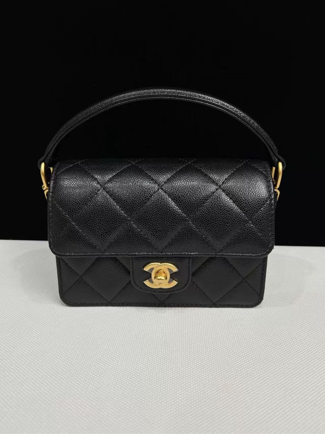 Chanel Pre-loved Bag Very good condition Size ONE SIZE - 2 Thumbnail
