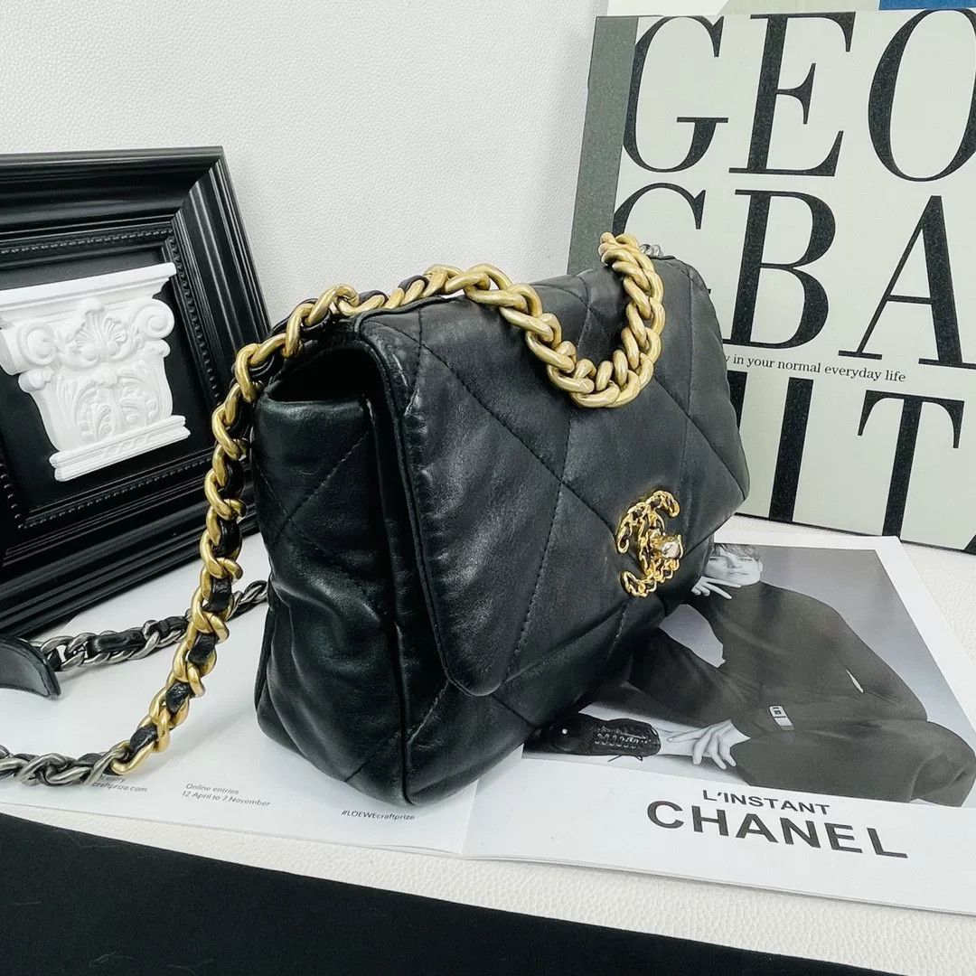 Chanel Pre-loved Bag Very good condition Size ONE SIZE - 3 Thumbnail