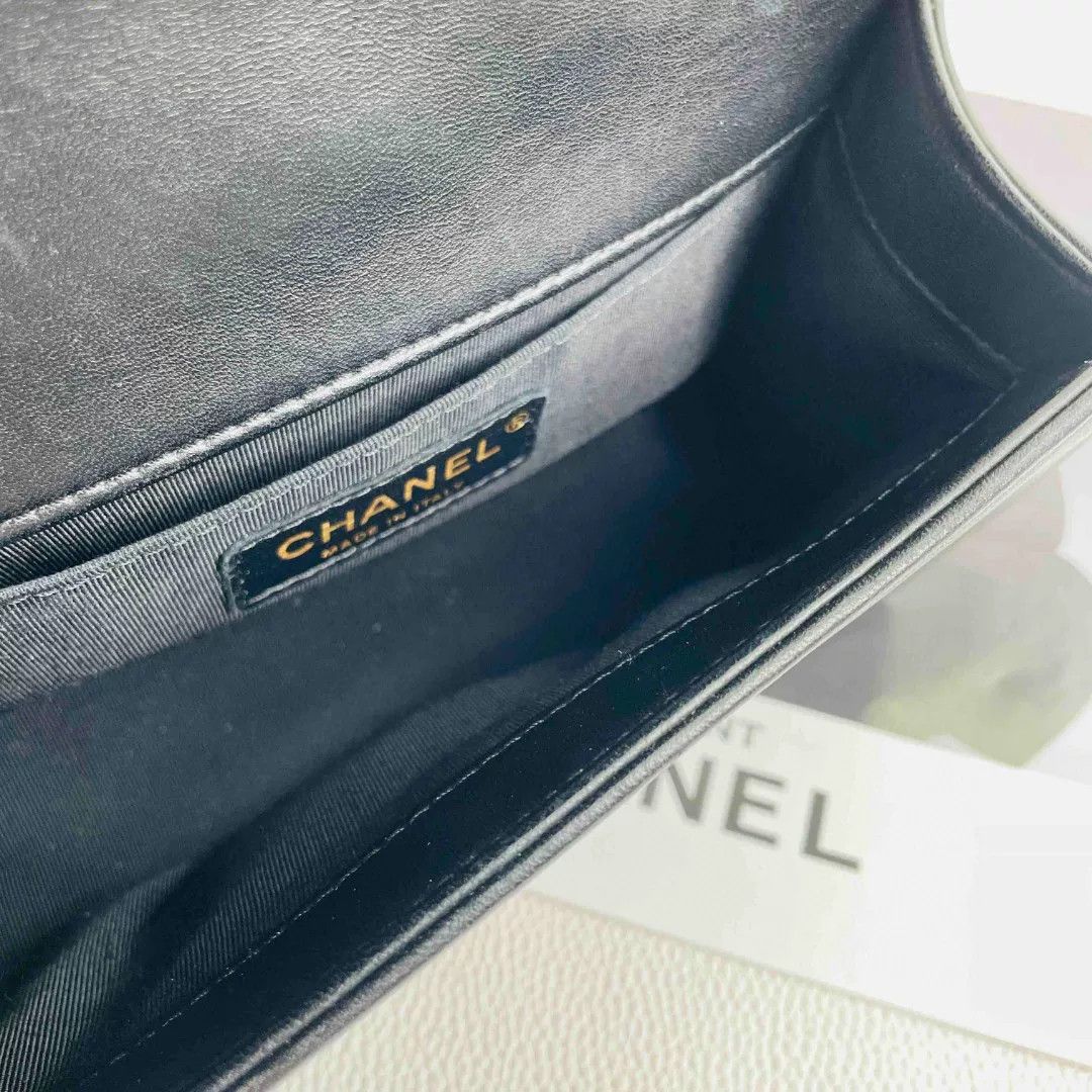 Chanel Pre-loved Bag Very good condition Size ONE SIZE - 3 Thumbnail