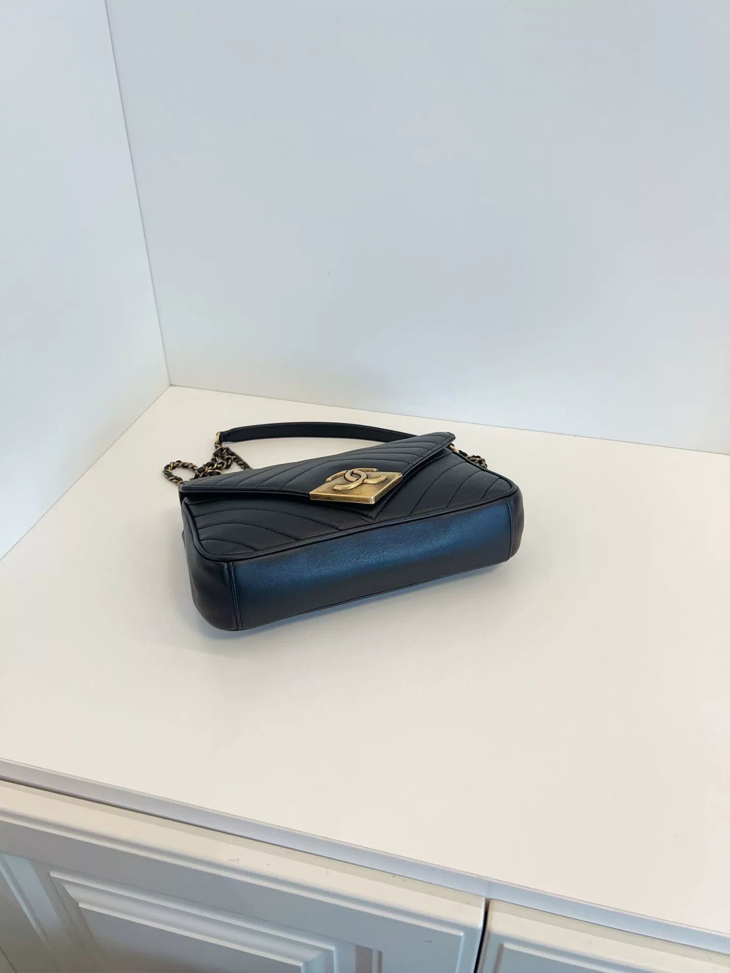 Chanel Pre-loved Bag Very good condition Size ONE SIZE - 6 Thumbnail