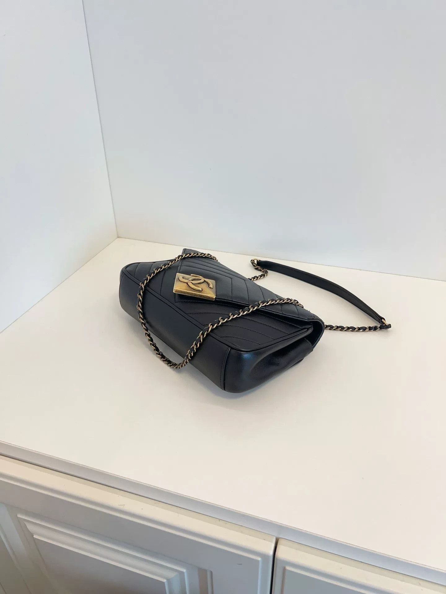 Chanel Pre-loved Bag Very good condition Size ONE SIZE - 7 Thumbnail