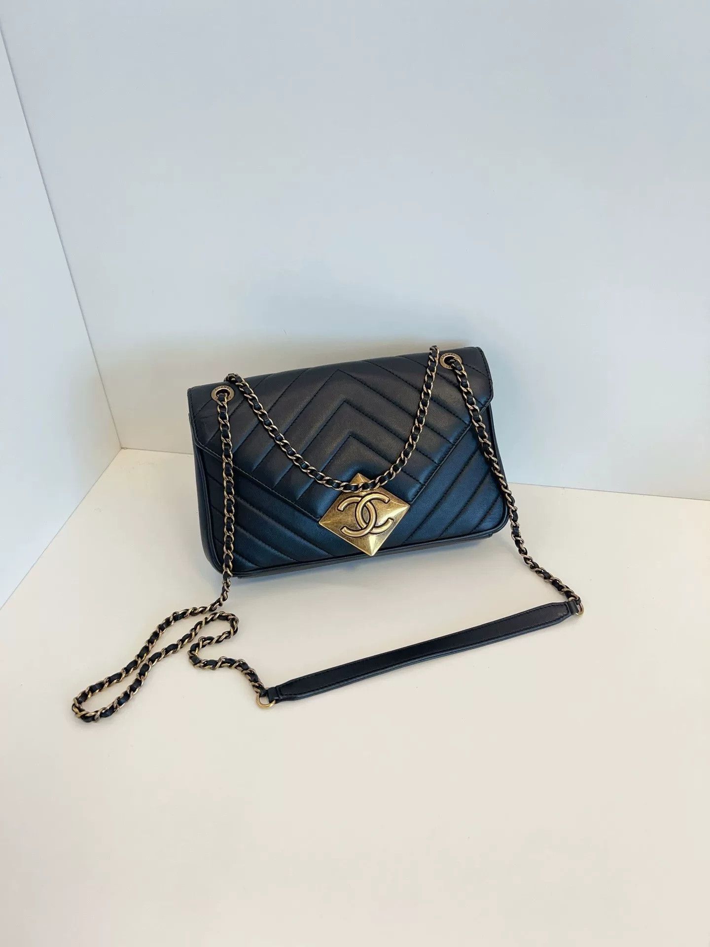 Chanel Pre-loved Bag Very good condition Size ONE SIZE - 2 Thumbnail