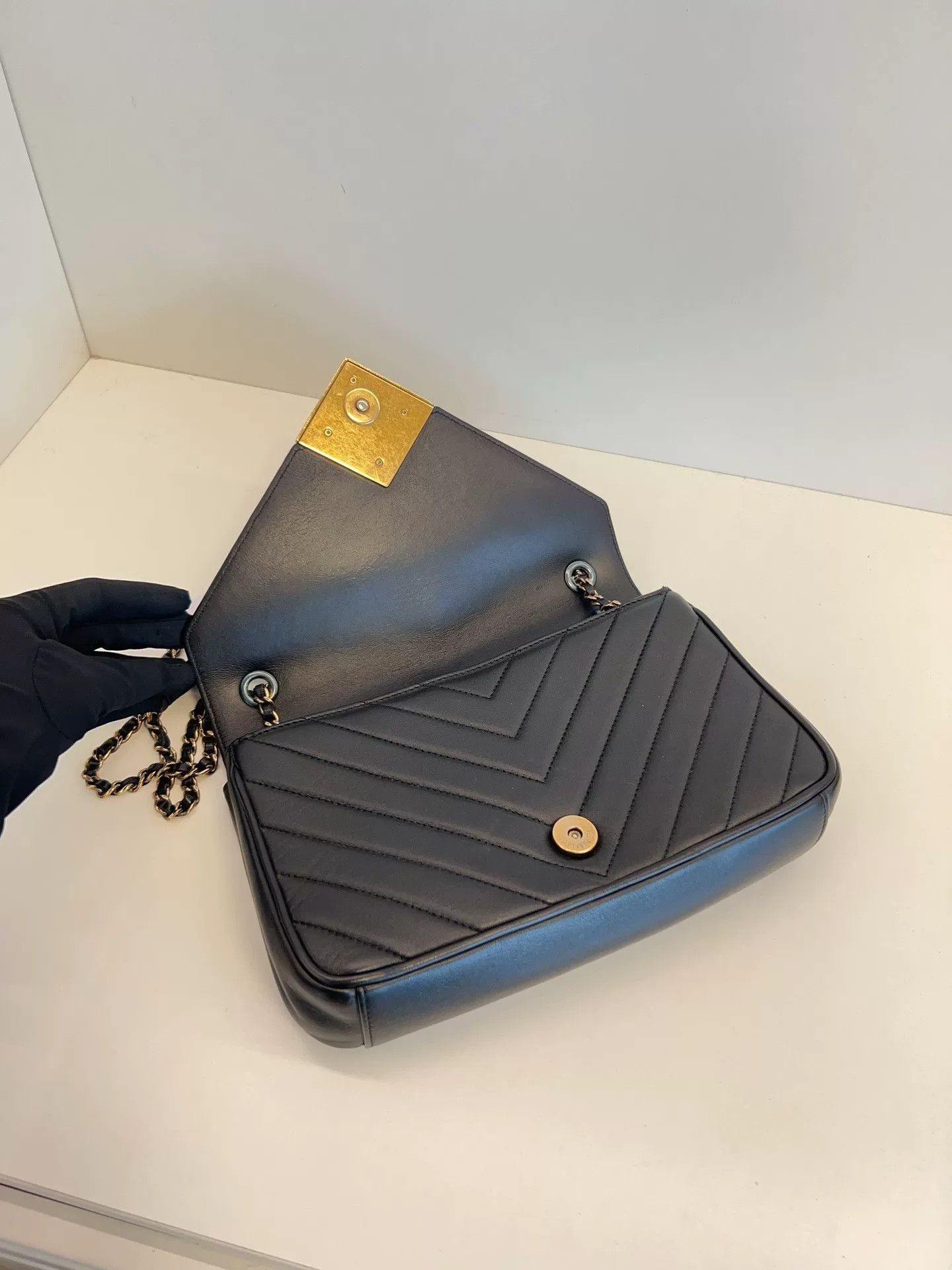 Chanel Pre-loved Bag Very good condition Size ONE SIZE - 8 Thumbnail
