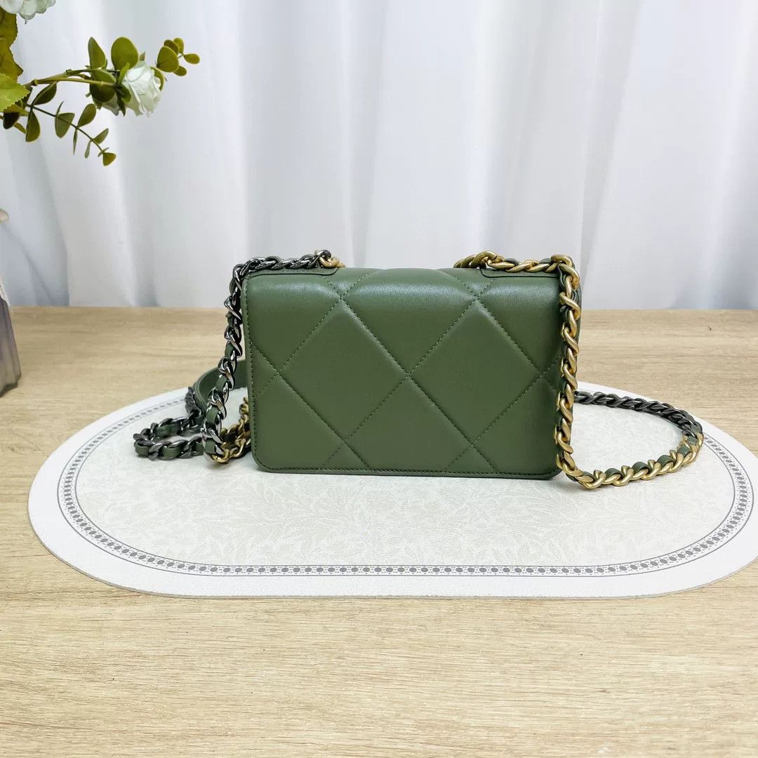 Chanel Pre-loved Bag Very good condition Size ONE SIZE - 2 Thumbnail