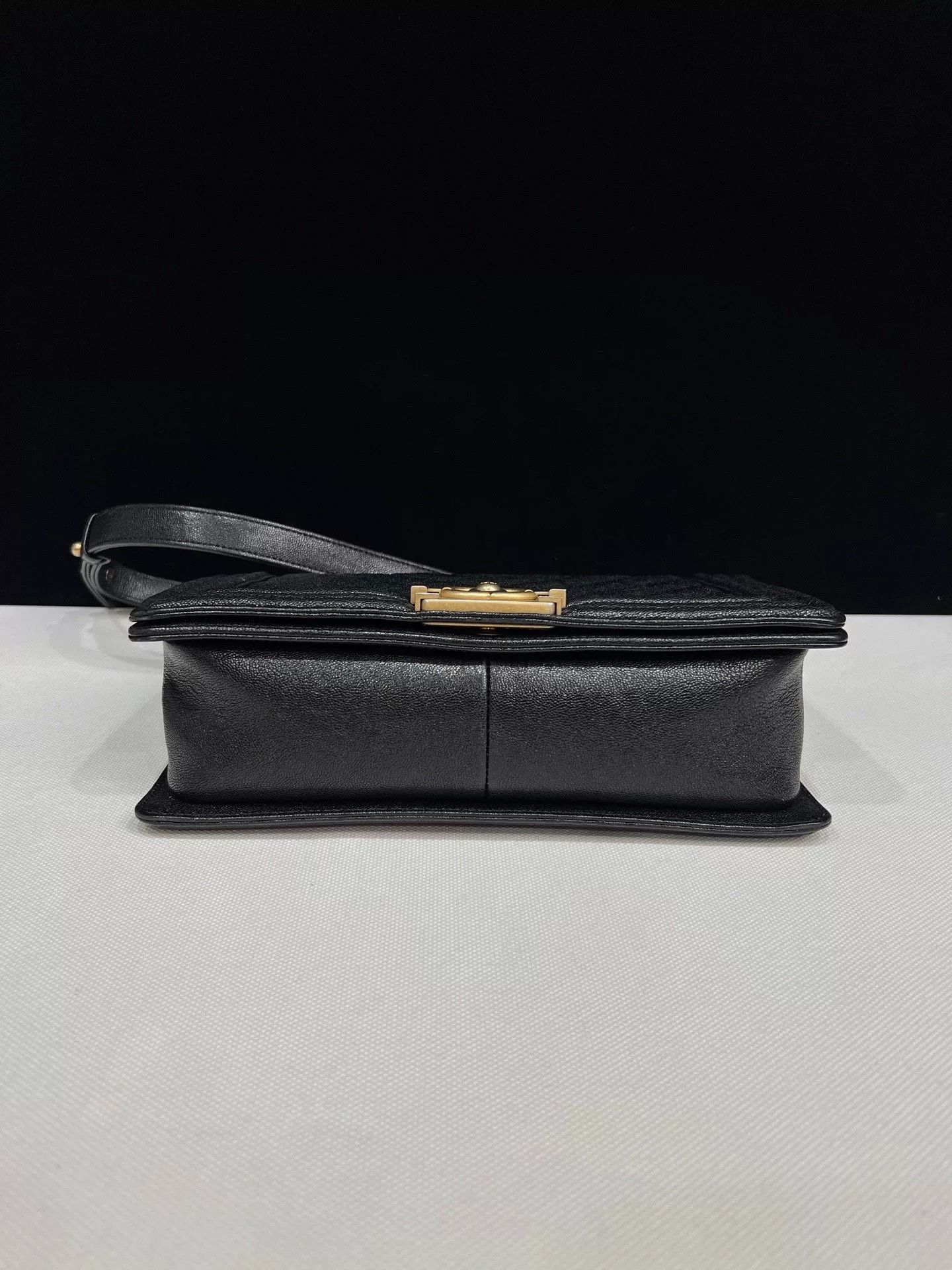 Chanel Pre-loved Bag Very good condition Size ONE SIZE - 5 Thumbnail
