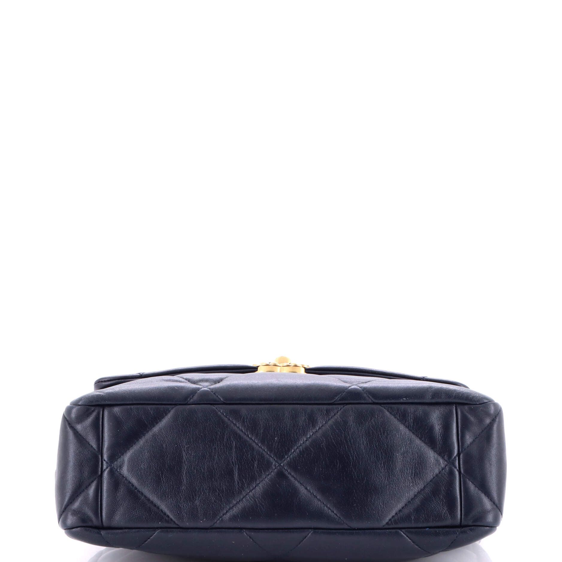 Chanel 19 Flap Bag Size ONE SIZE - 4 Thumbnail