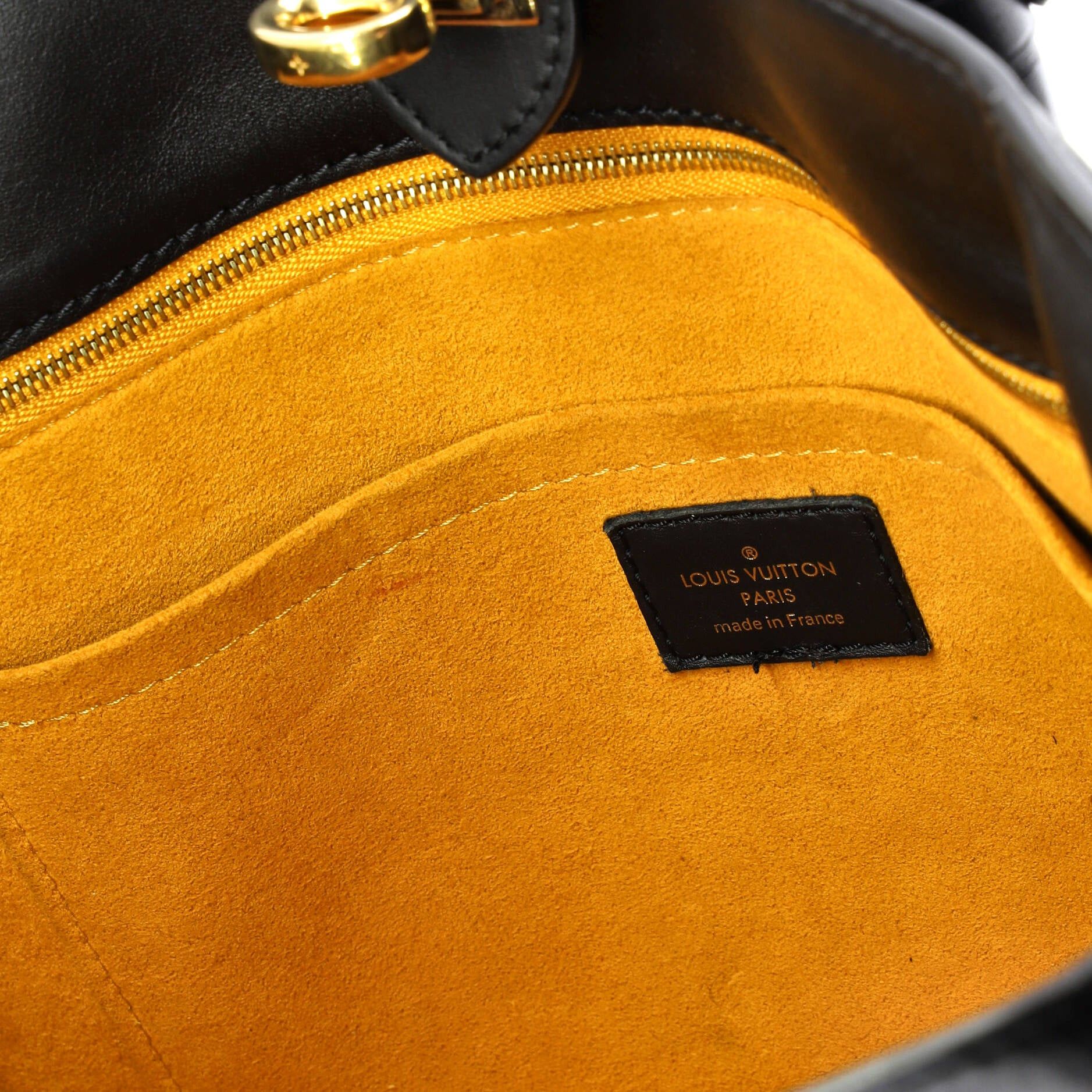 Louis Vuitton On My Side Tote Size ONE SIZE - 6 Thumbnail