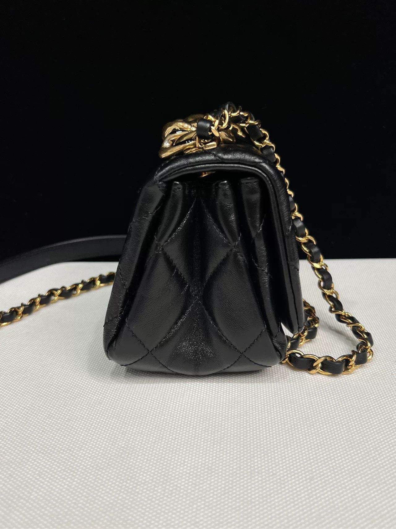 Chanel Pre-loved Bag Very good condition Size ONE SIZE - 5 Thumbnail