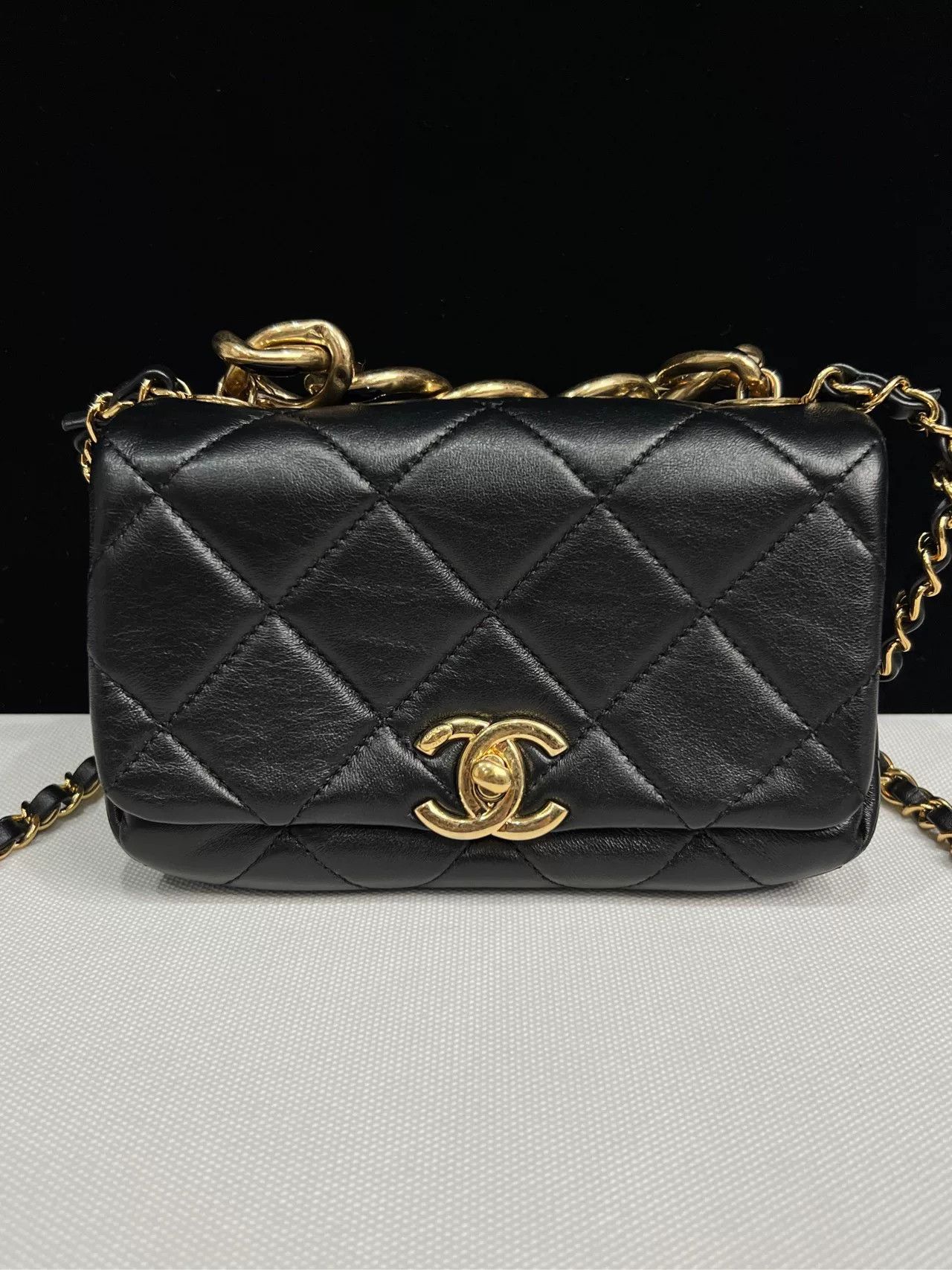 Chanel Pre-loved Bag Very good condition Size ONE SIZE - 2 Thumbnail