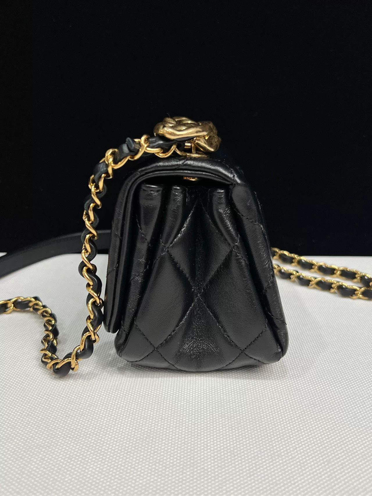 Chanel Pre-loved Bag Very good condition Size ONE SIZE - 4 Thumbnail