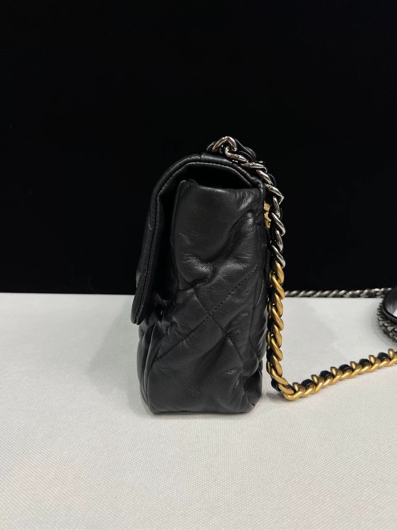 Chanel Pre-loved Bag Very good condition Size ONE SIZE - 4 Thumbnail