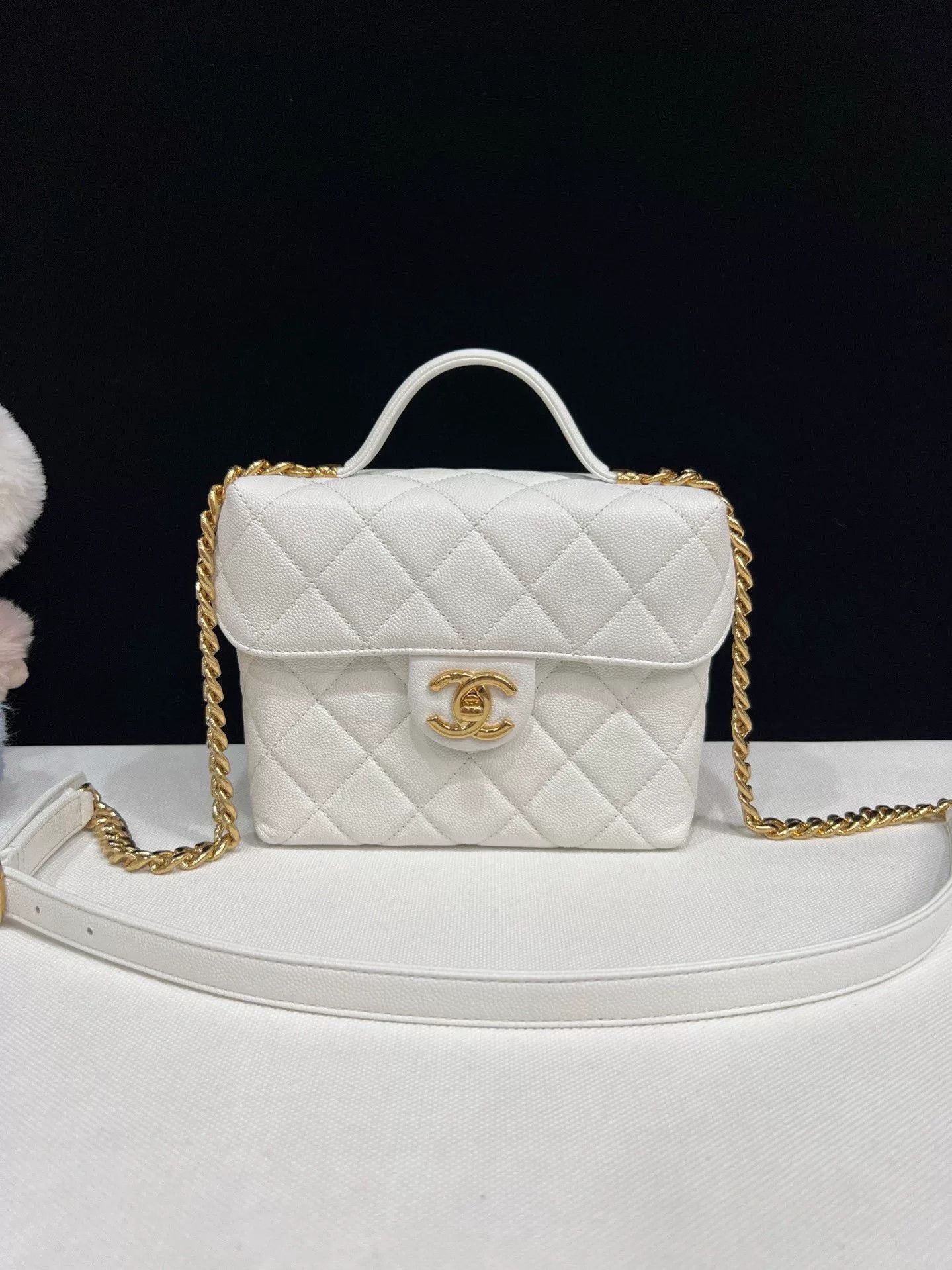 Chanel Pre-loved Bag Very good condition Size ONE SIZE - 2 Thumbnail