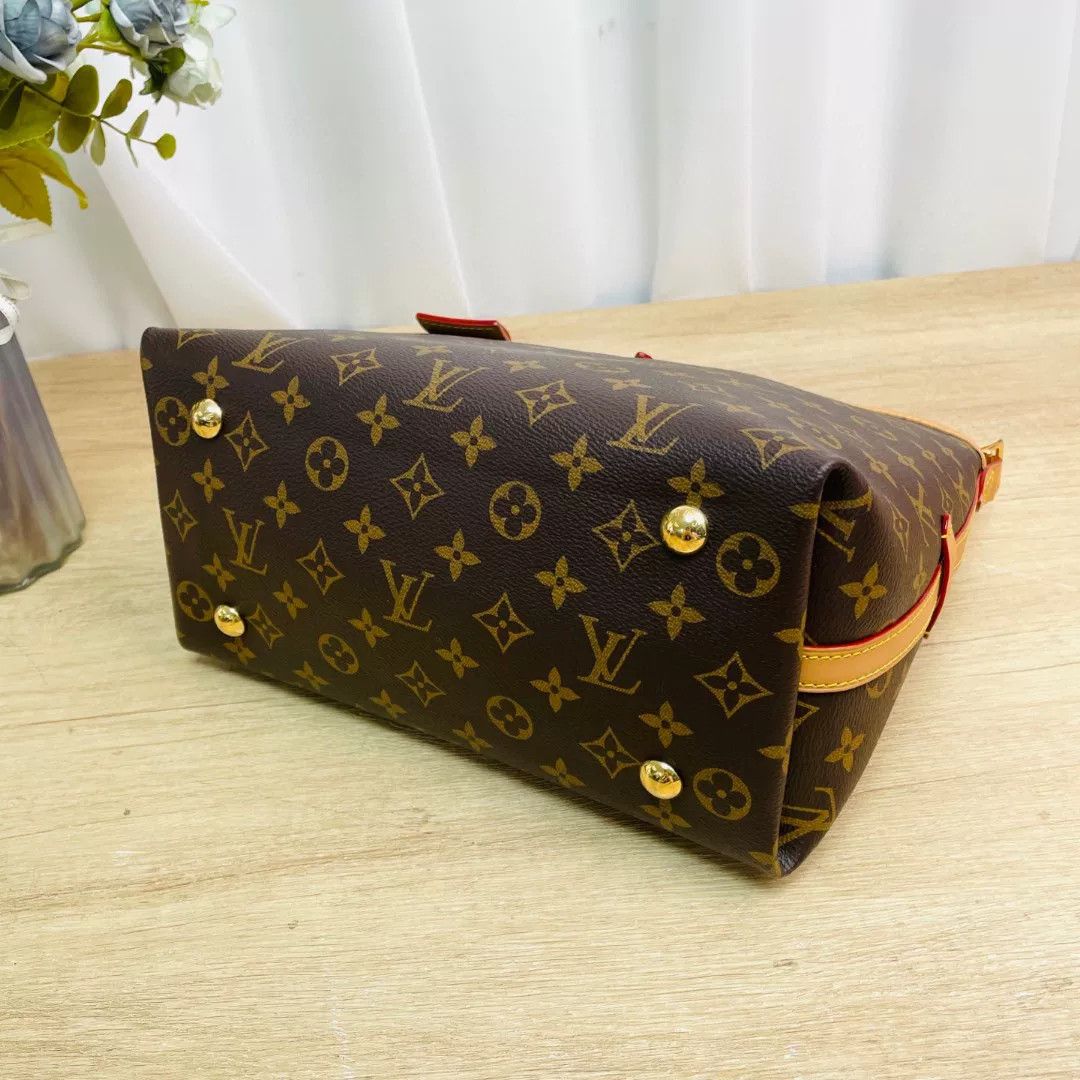Louis Vuitton Pre-loved Bag Very good condition Size ONE SIZE - 4 Thumbnail