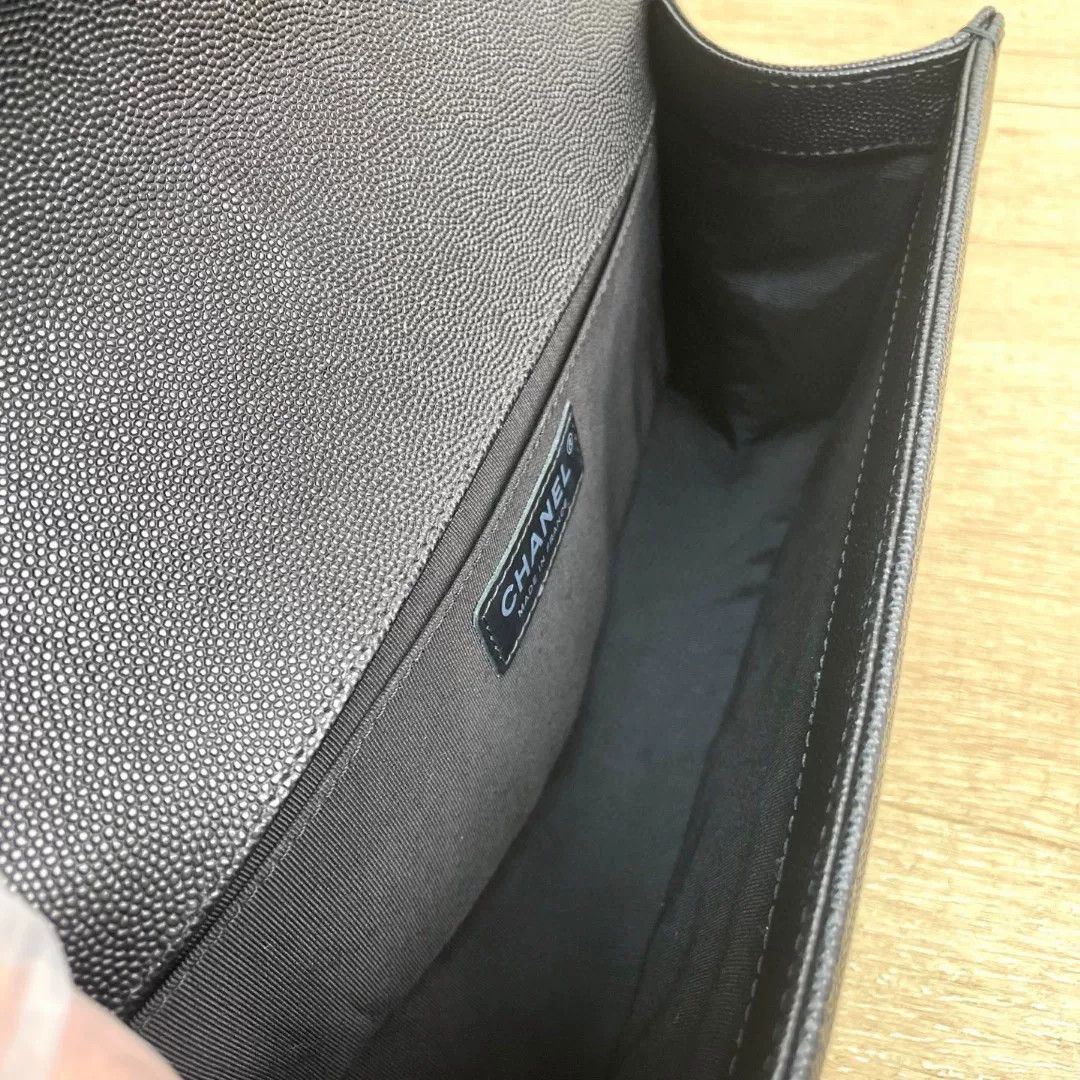 Chanel Pre-loved Bag Very good condition Size ONE SIZE - 4 Thumbnail