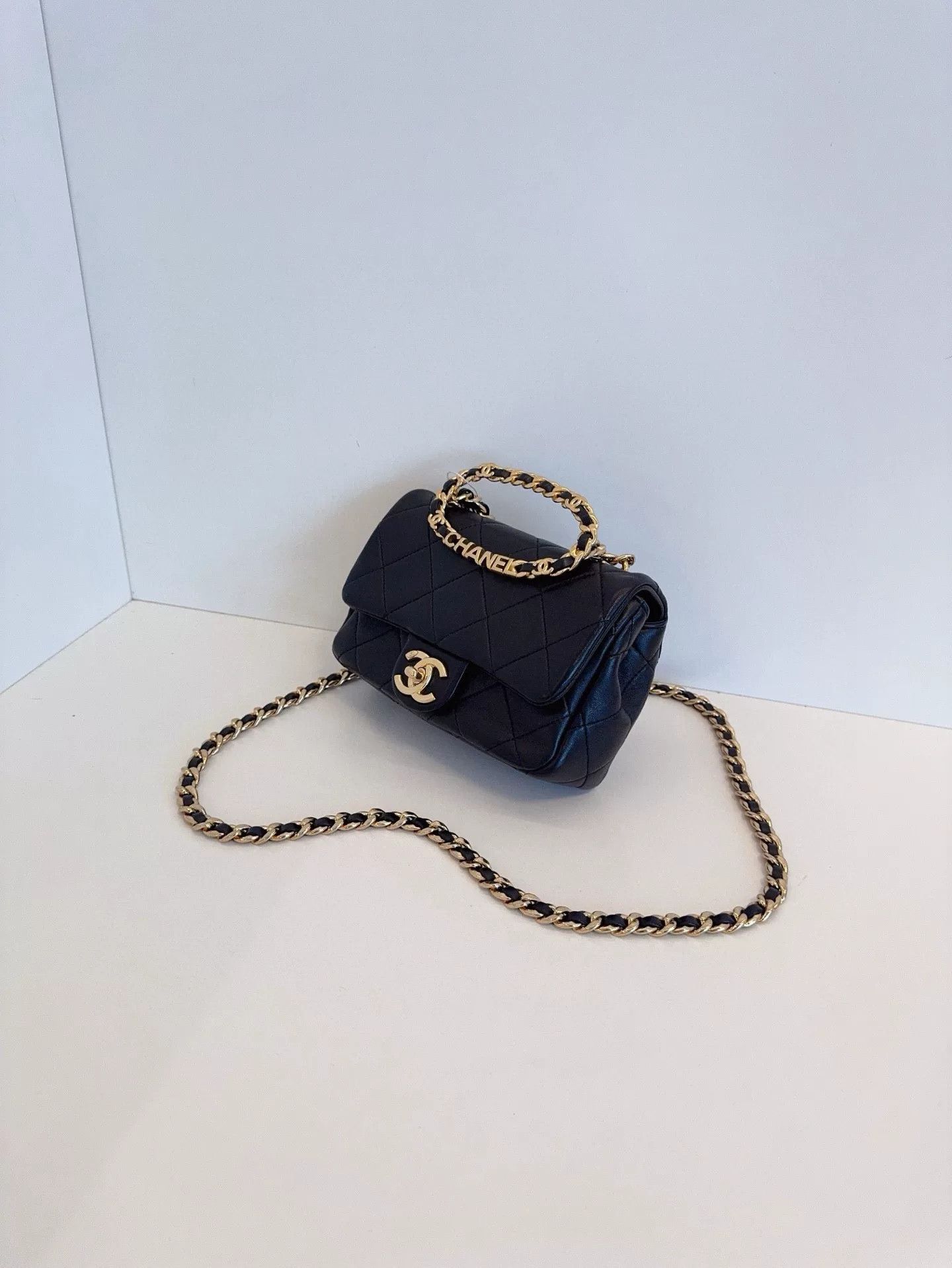 Chanel Pre-loved Bag Very good condition Size ONE SIZE - 3 Thumbnail