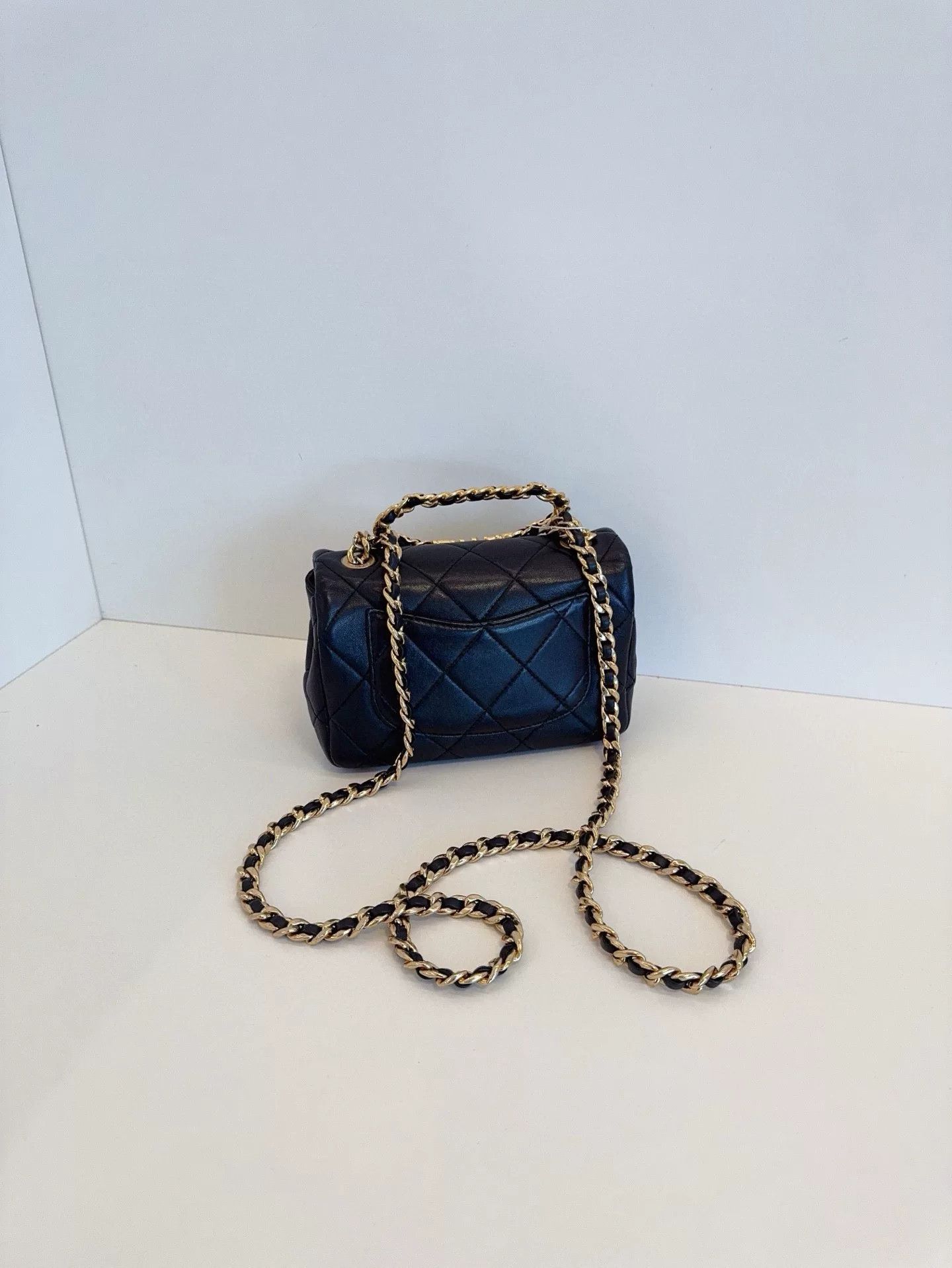 Chanel Pre-loved Bag Very good condition Size ONE SIZE - 4 Thumbnail
