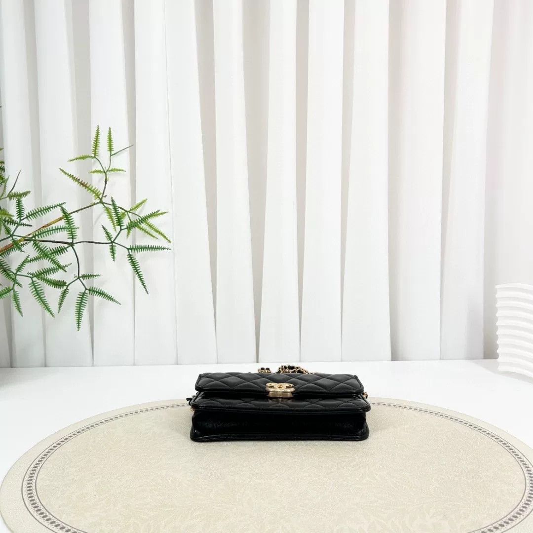 Chanel Pre-loved Bag Very good condition Size ONE SIZE - 3 Thumbnail