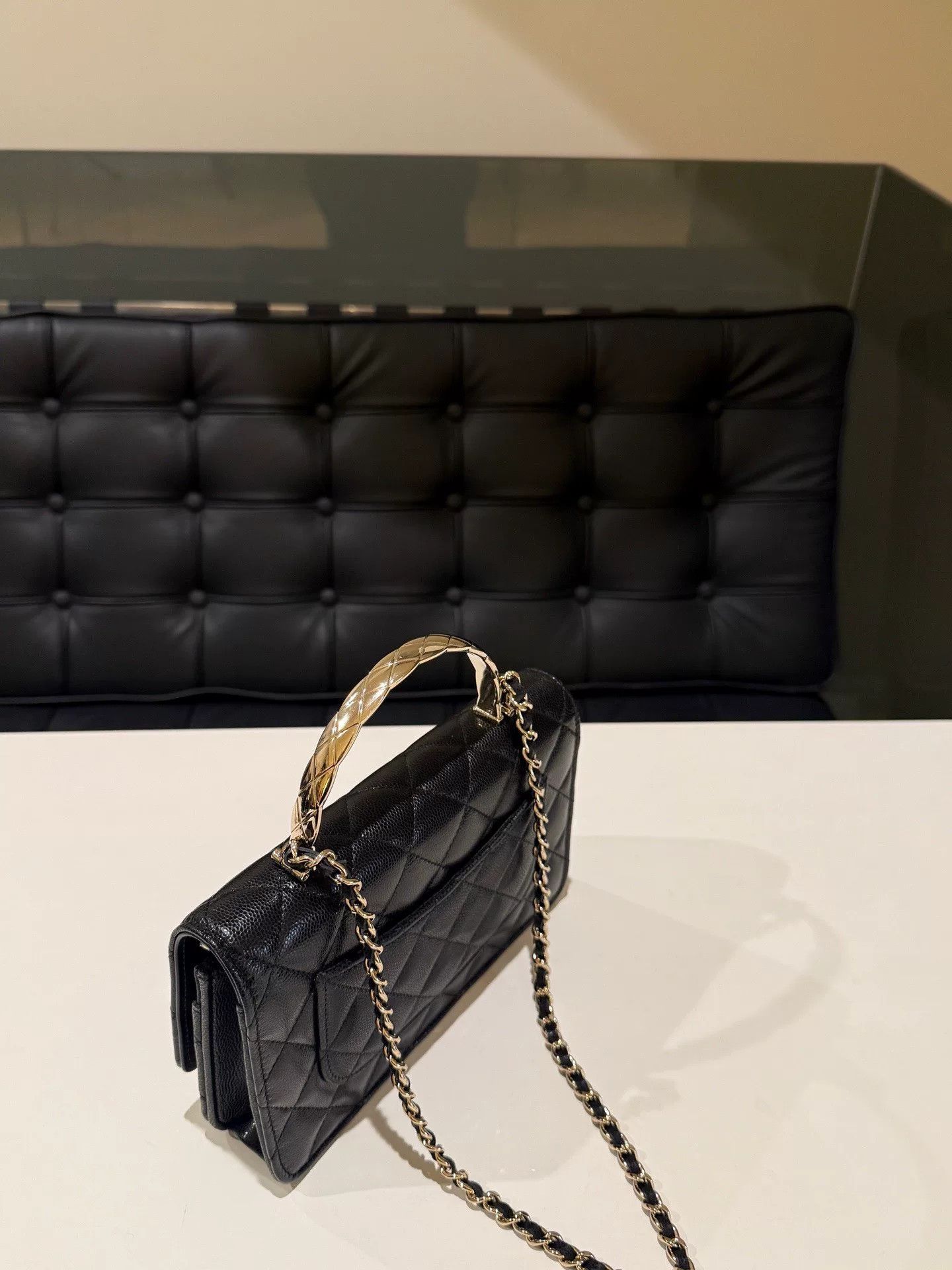 Chanel Pre-loved Bag Very good condition Size ONE SIZE - 6 Thumbnail