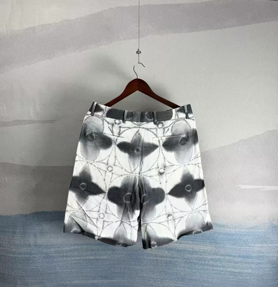 Louis Vuitton Louis Vuitton Ink Floral Print Shorts Size US 28 / EU 44 - 3 Thumbnail