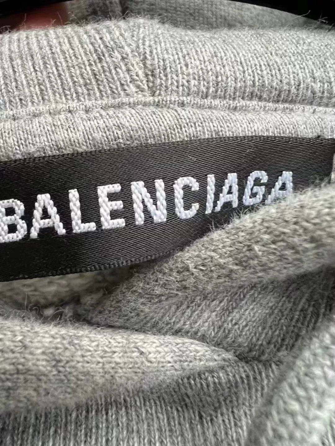 Balenciaga Balenciaga Lock Buckle Hoodie M Size US M / EU 48-50 / 2 - 3 Thumbnail