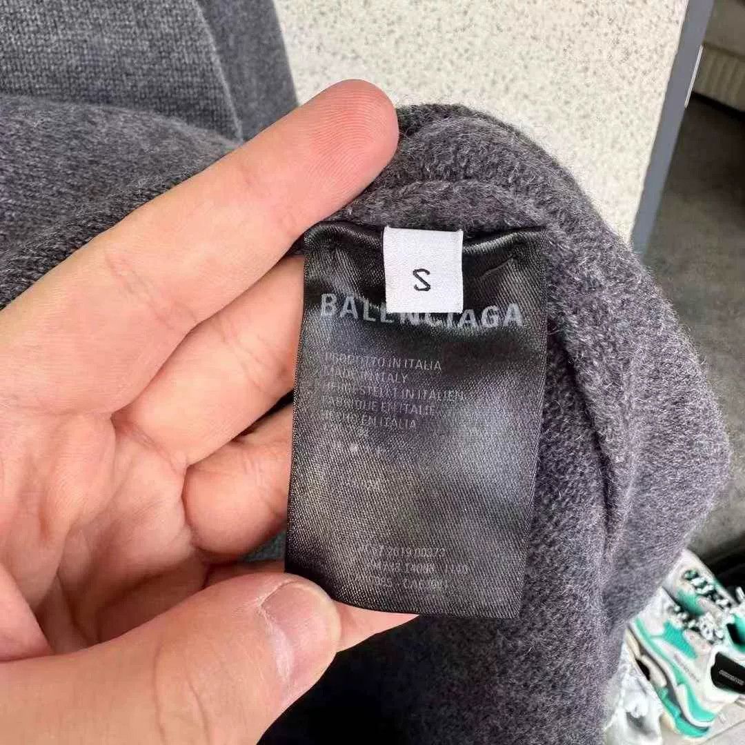 Balenciaga Balenciaga Crown Lock Sweater Size US M / EU 48-50 / 2 - 4 Thumbnail