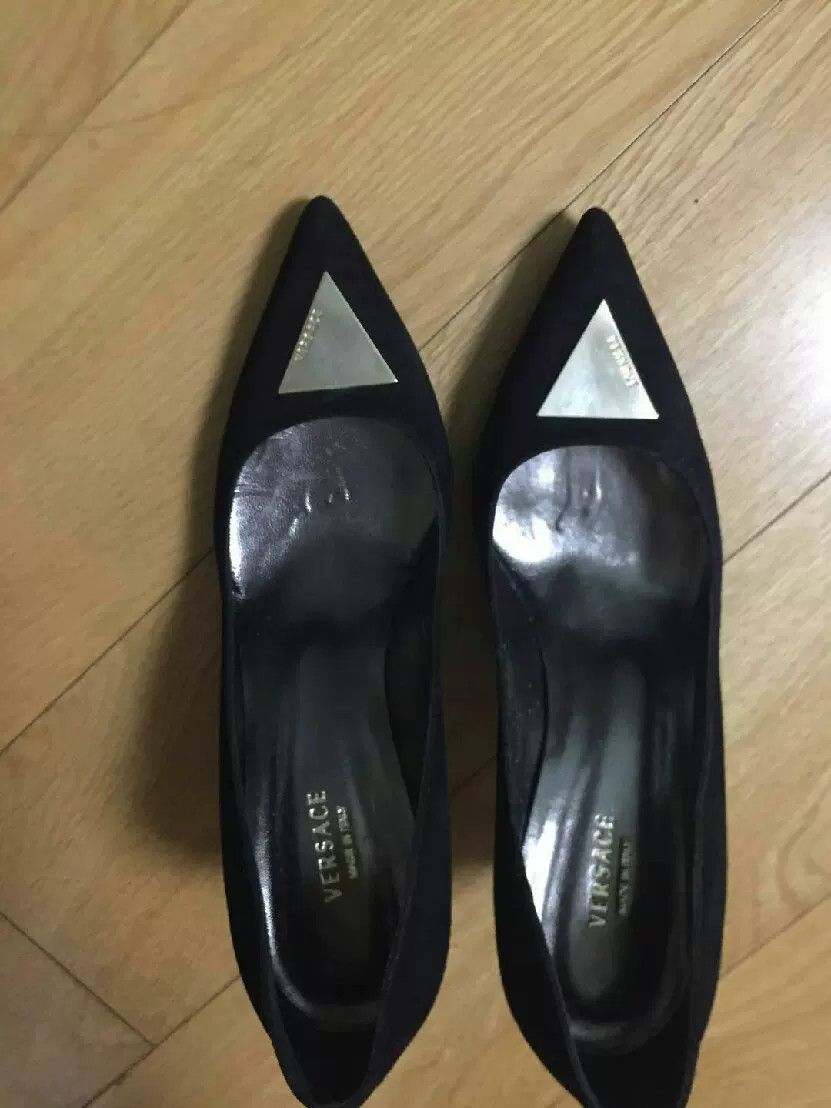 Versace Versace Pointed-Toe Pumps Size US 5 / IT 35 - 2 Thumbnail