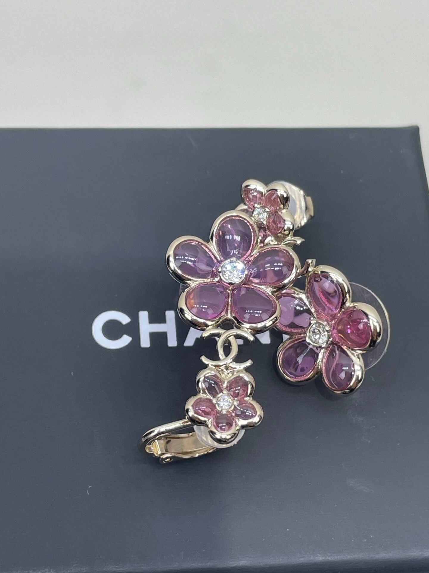 Chanel Chanel 26C Glass Flower Earrings Size ONE SIZE - 4 Thumbnail