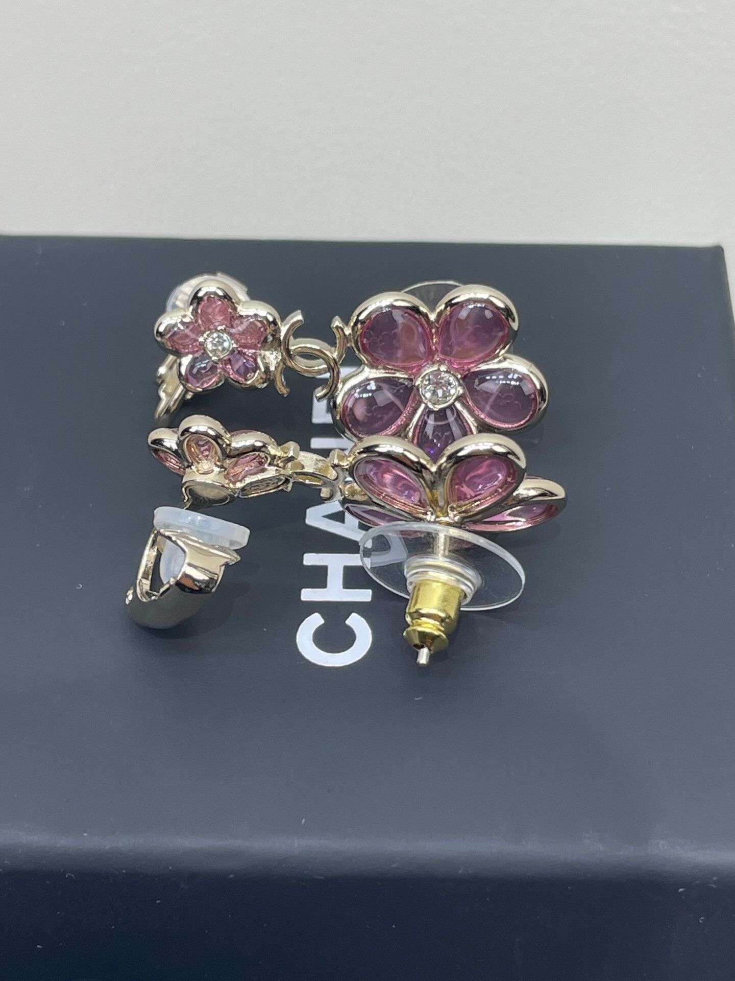 Chanel Chanel 26C Glass Flower Earrings Size ONE SIZE - 5 Thumbnail