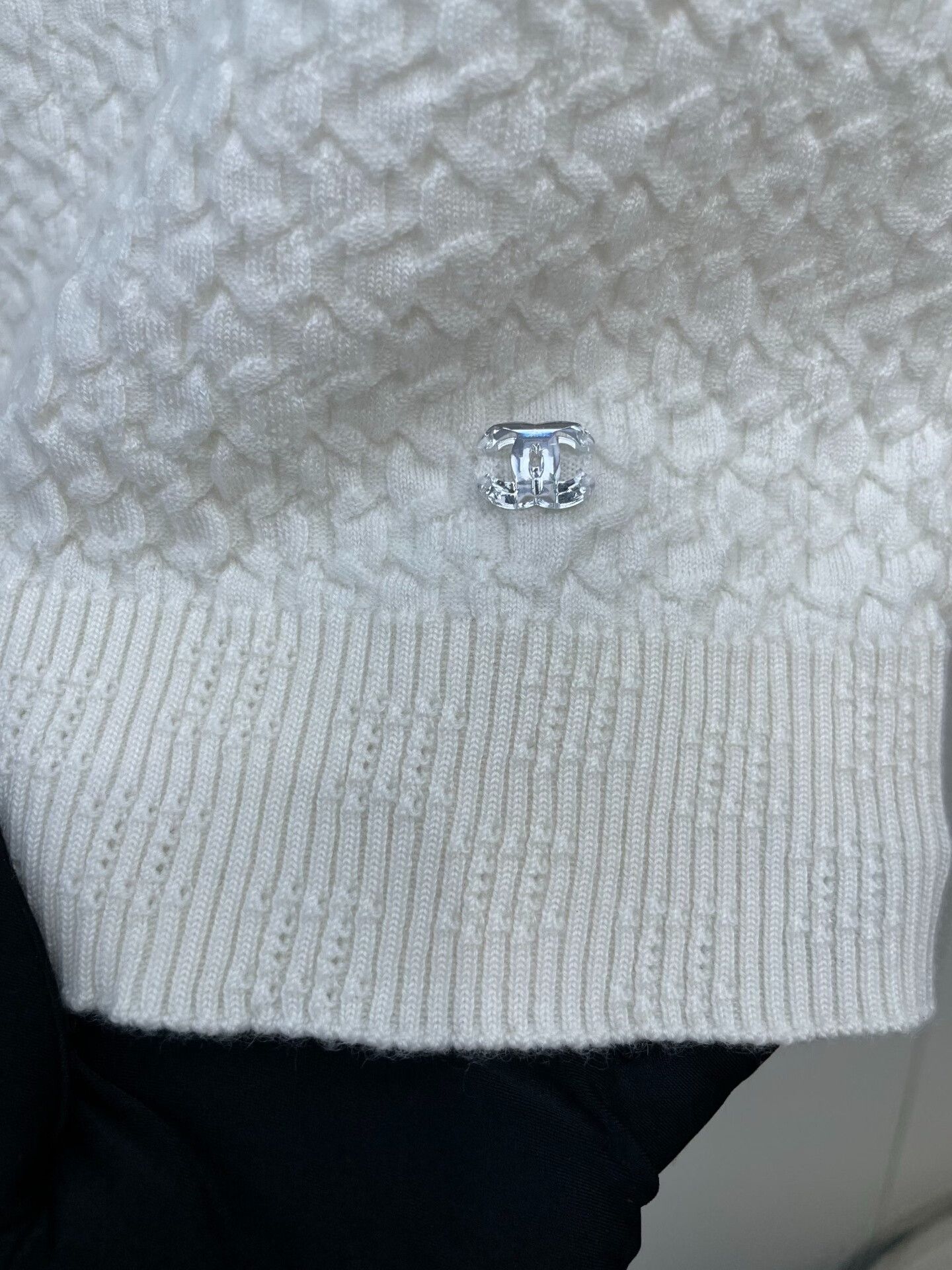 Chanel Chanel Embossed Cashmere Knit Vest Size XXS / US 00 / IT 34 - 4 Thumbnail