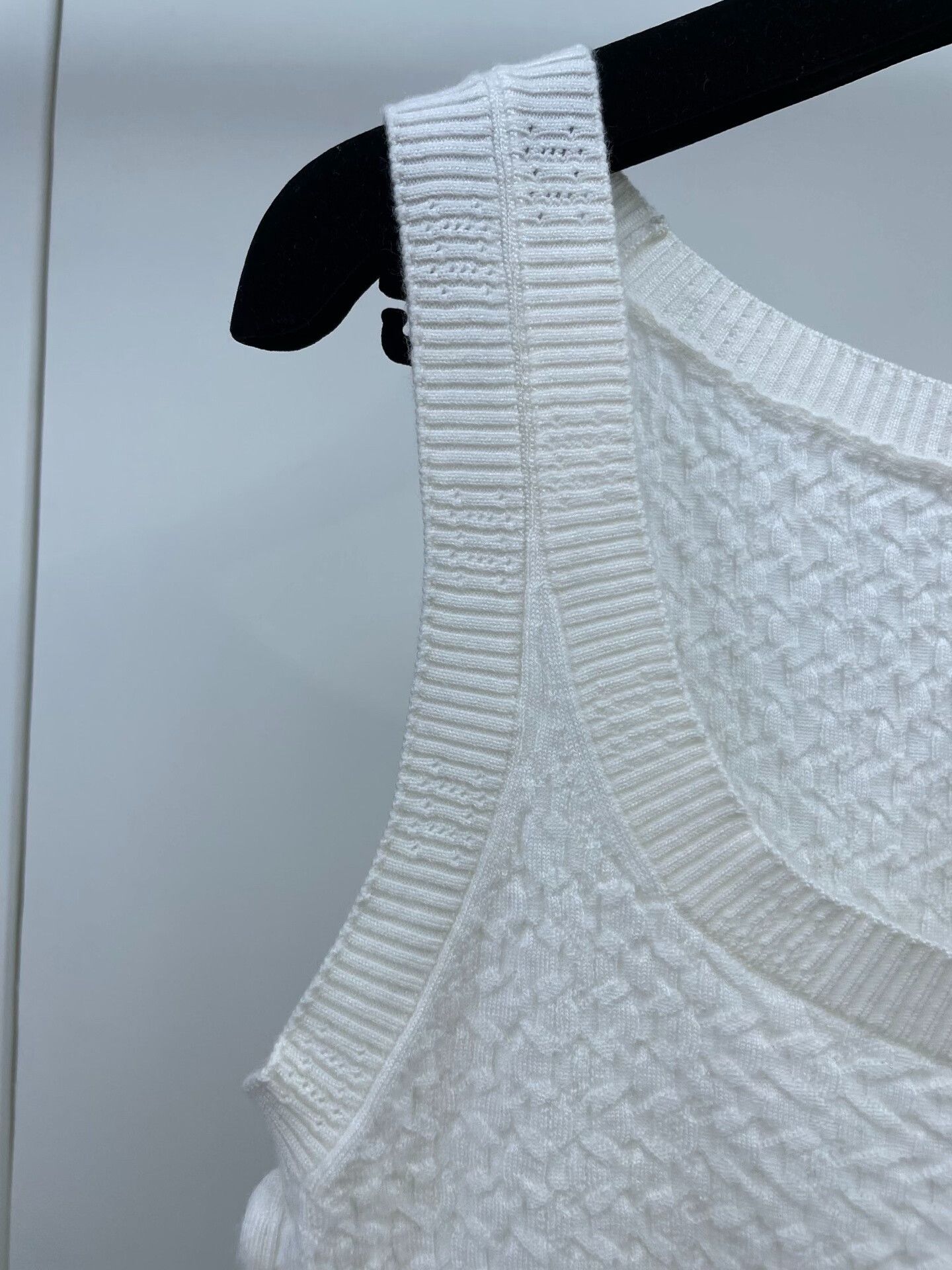 Chanel Chanel Embossed Cashmere Knit Vest Size XXS / US 00 / IT 34 - 3 Thumbnail