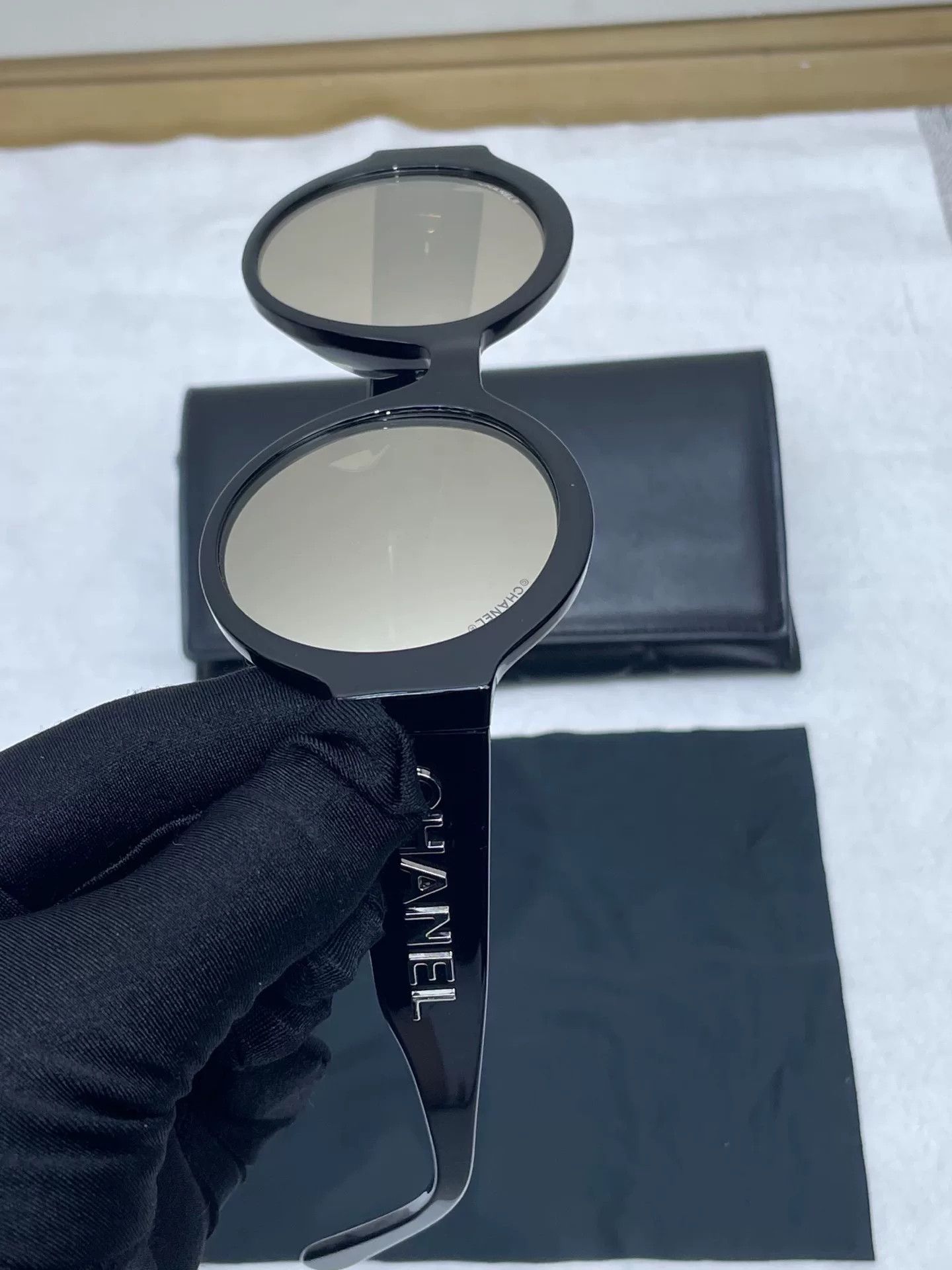 Chanel Chanel Letter Logo Sunglasses Size ONE SIZE - 4 Thumbnail
