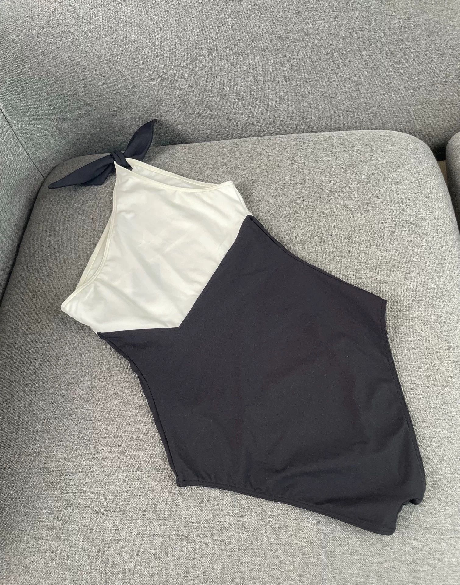 Chanel Chanel Black White Colorblock One-shoulder Jumpsuit Size XXS / US 00 / IT 34 - 2 Thumbnail