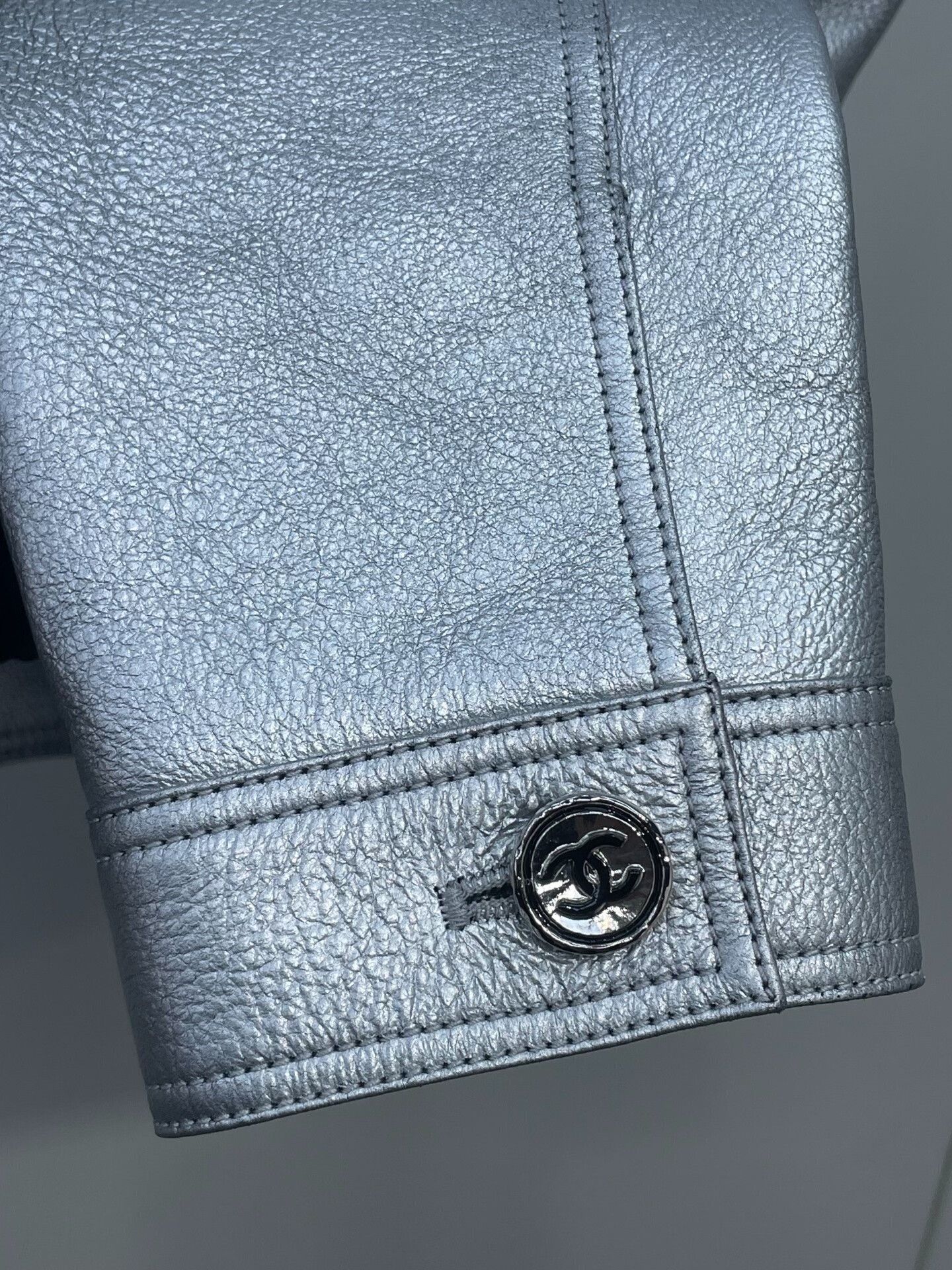 Chanel Chanel 24B Silver Gray Leather Jacket Size S / US 4 / IT 40 - 3 Thumbnail