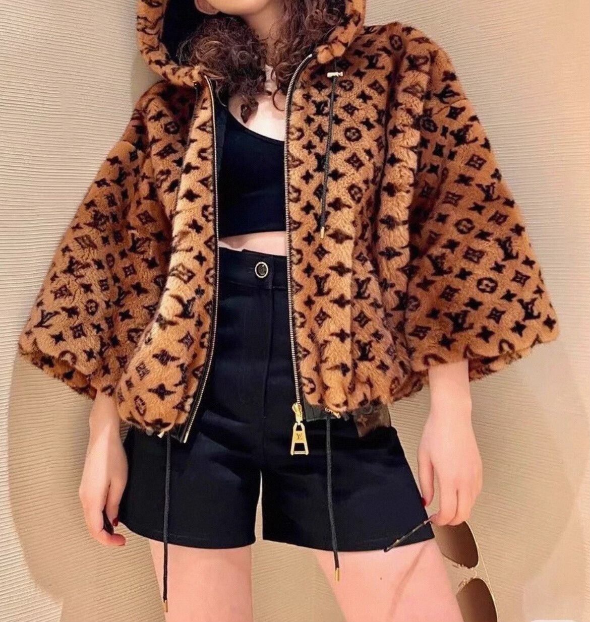 Louis Vuitton LV Monogram Hooded Mink Fur Coat Size XXS / US 00 / IT 34 - 8 Thumbnail