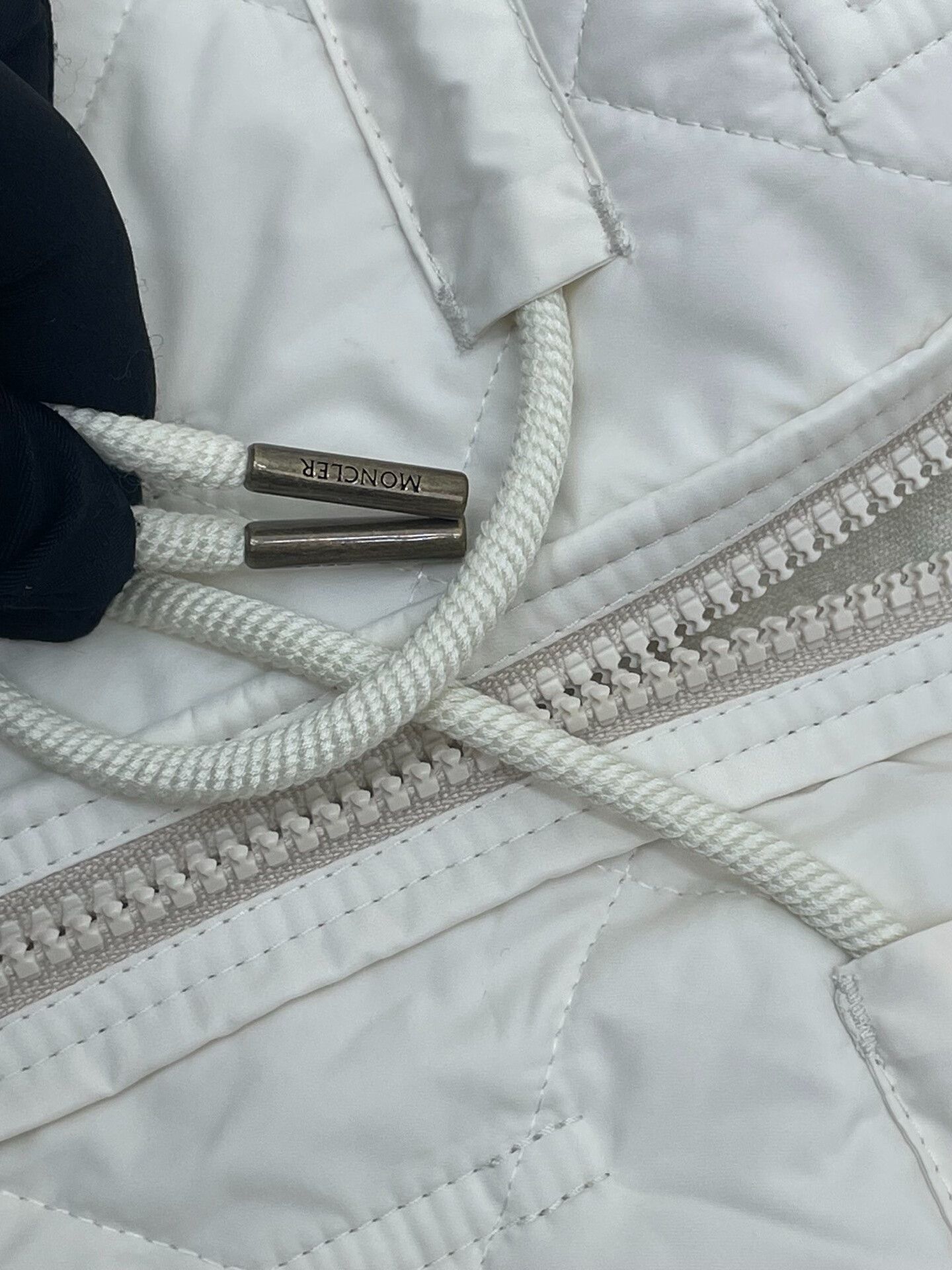 Moncler Moncler New White Down Jacket Size US L / EU 52-54 / 3 - 4 Thumbnail