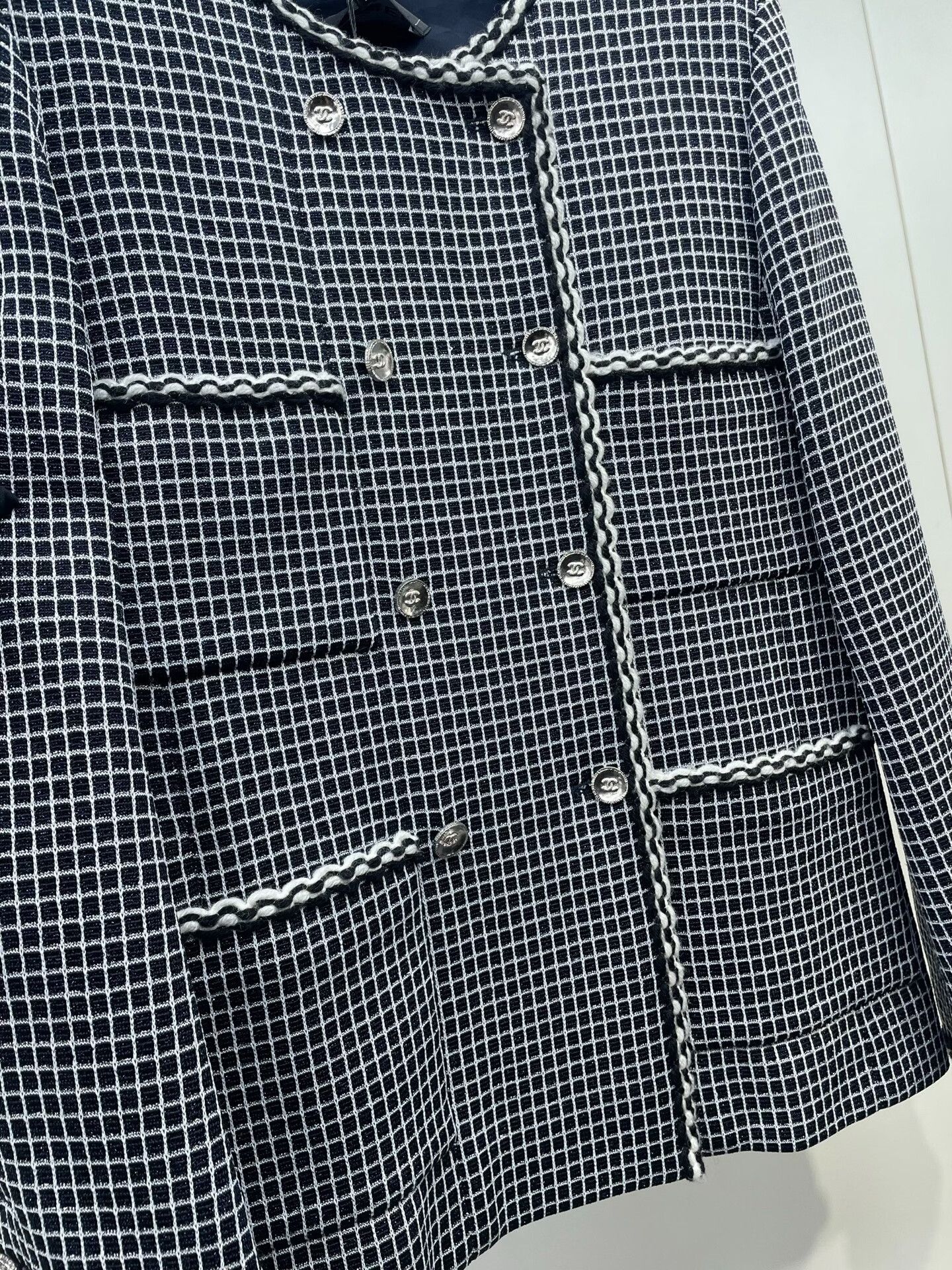 Chanel Chanel 25C Black Plaid Tweed Jacket Size S / US 4 / IT 40 - 4 Thumbnail