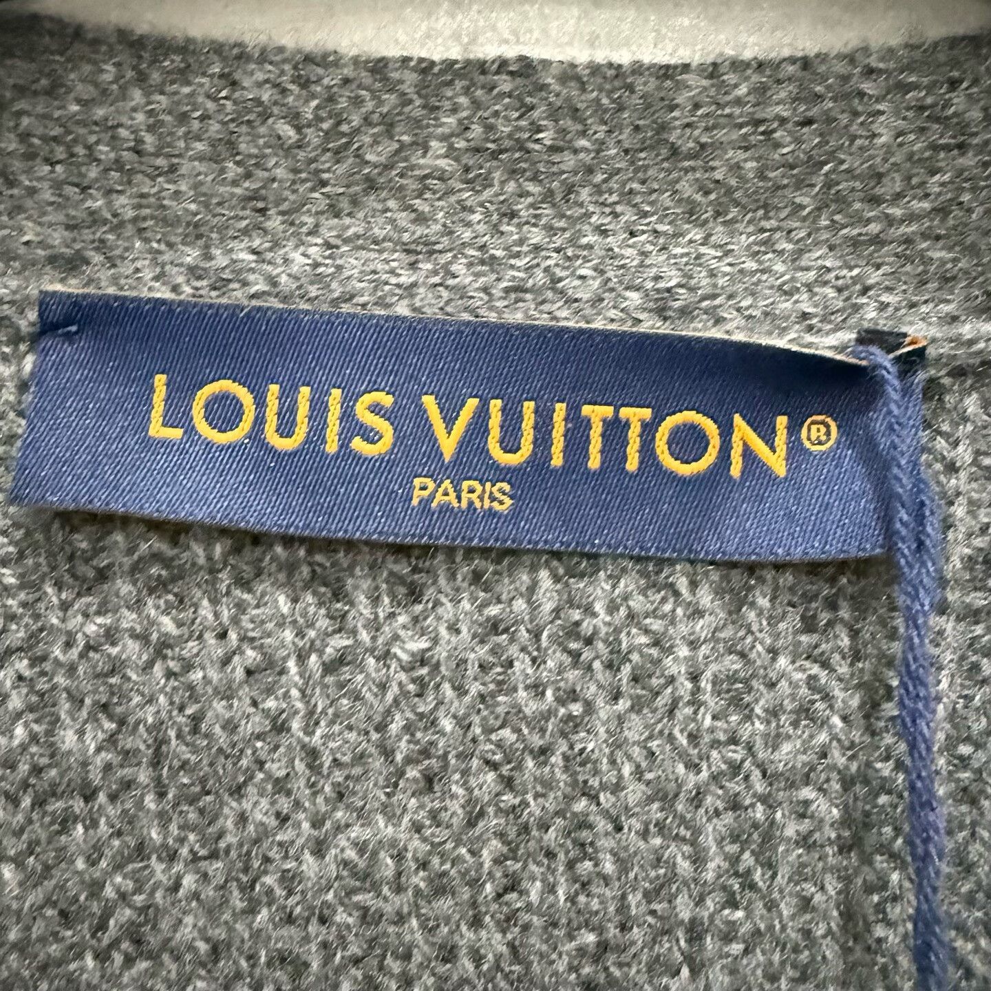 Louis Vuitton Louis Vuitton Logo Pocket Cashmere Cardigan Size US M / EU 48-50 / 2 - 5 Thumbnail