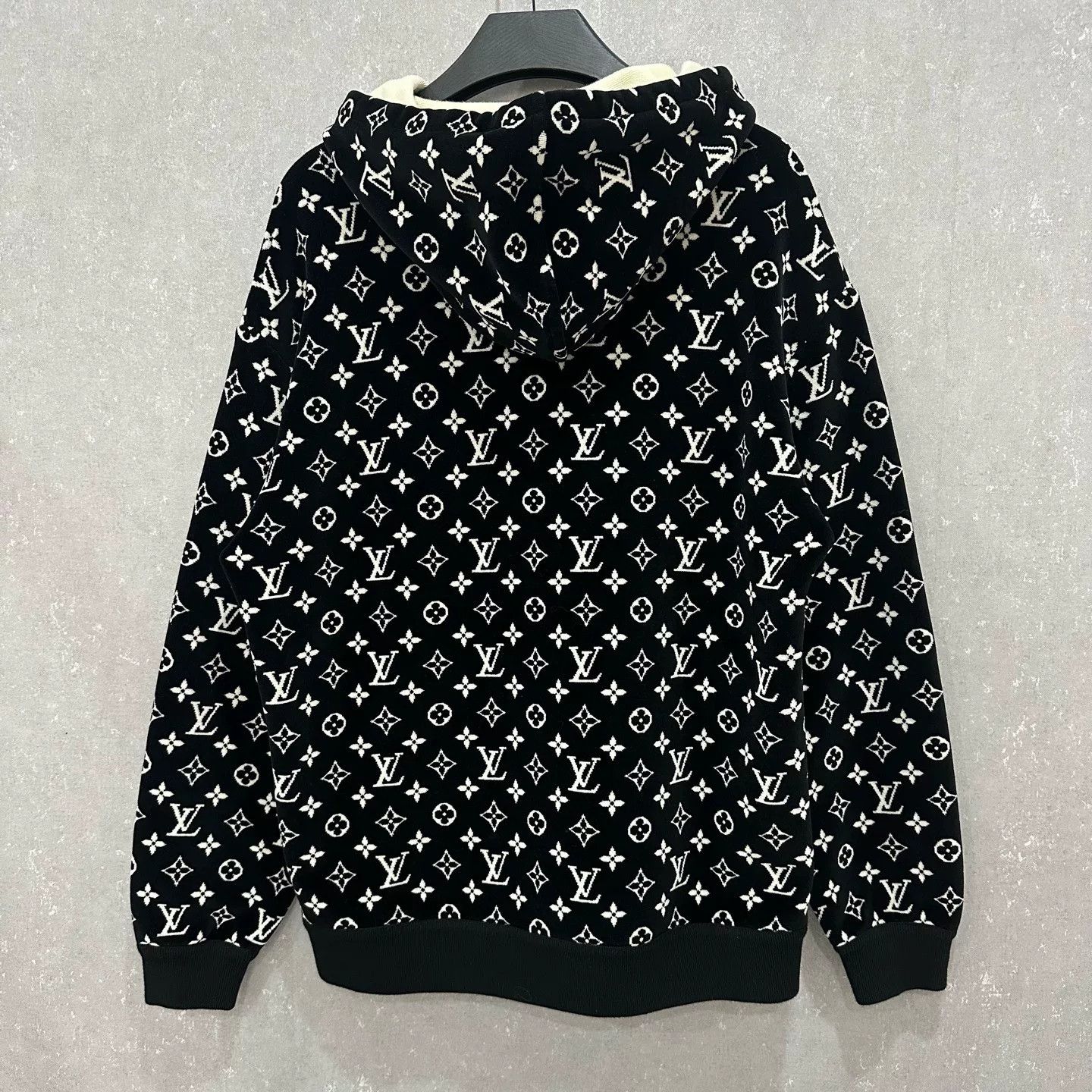Louis Vuitton Louis Vuitton Logo Velvet Hoodie Size S / US 4 / IT 40 - 5 Thumbnail