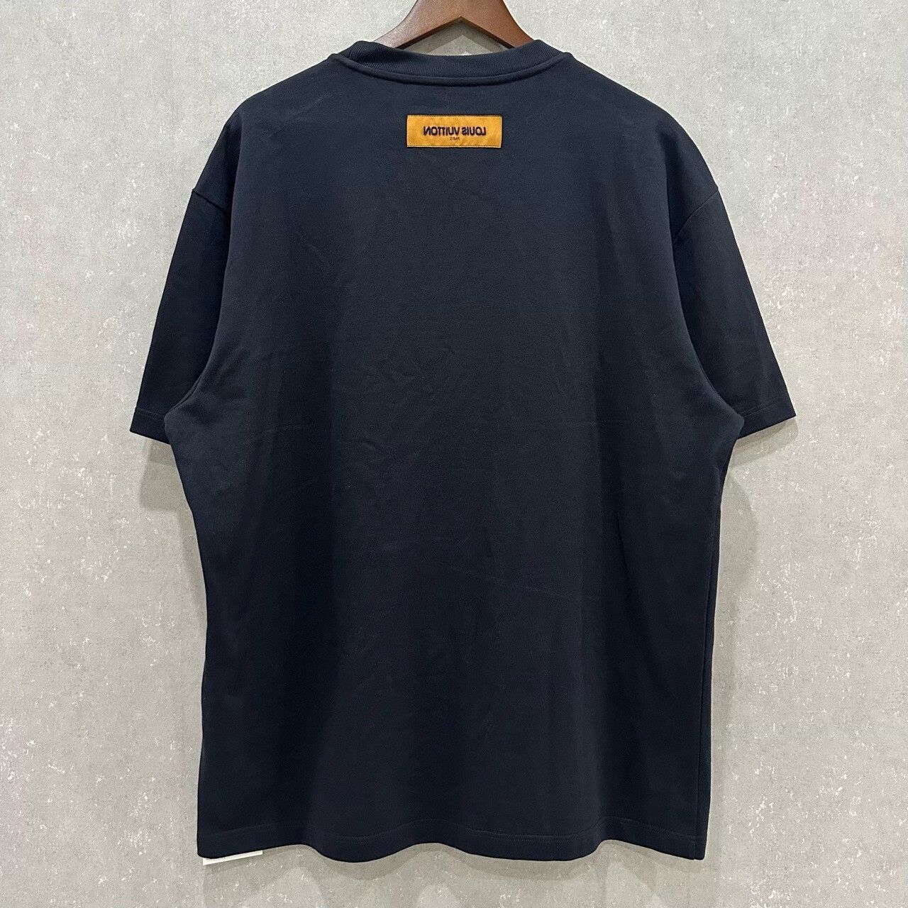 Louis Vuitton Louis Vuitton x Pharrell Beaded Logo Tee Size US XXL / EU 58 / 5 - 2 Thumbnail
