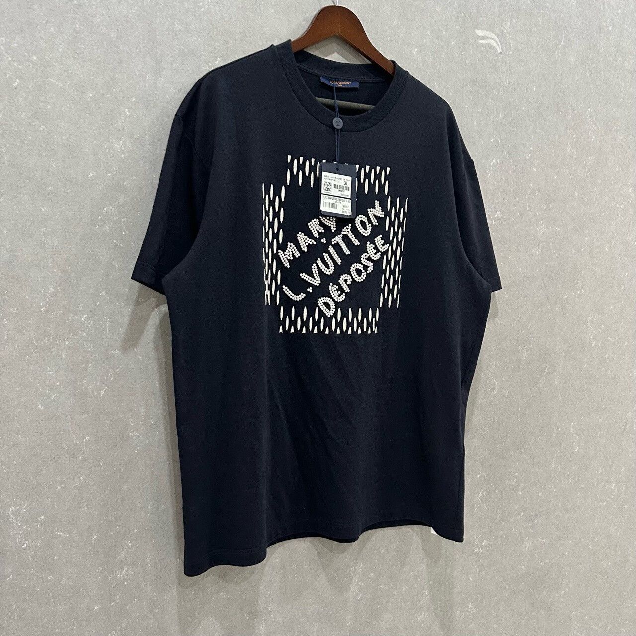 Louis Vuitton Louis Vuitton x Pharrell Beaded Logo Tee Size US XXL / EU 58 / 5 - 3 Thumbnail
