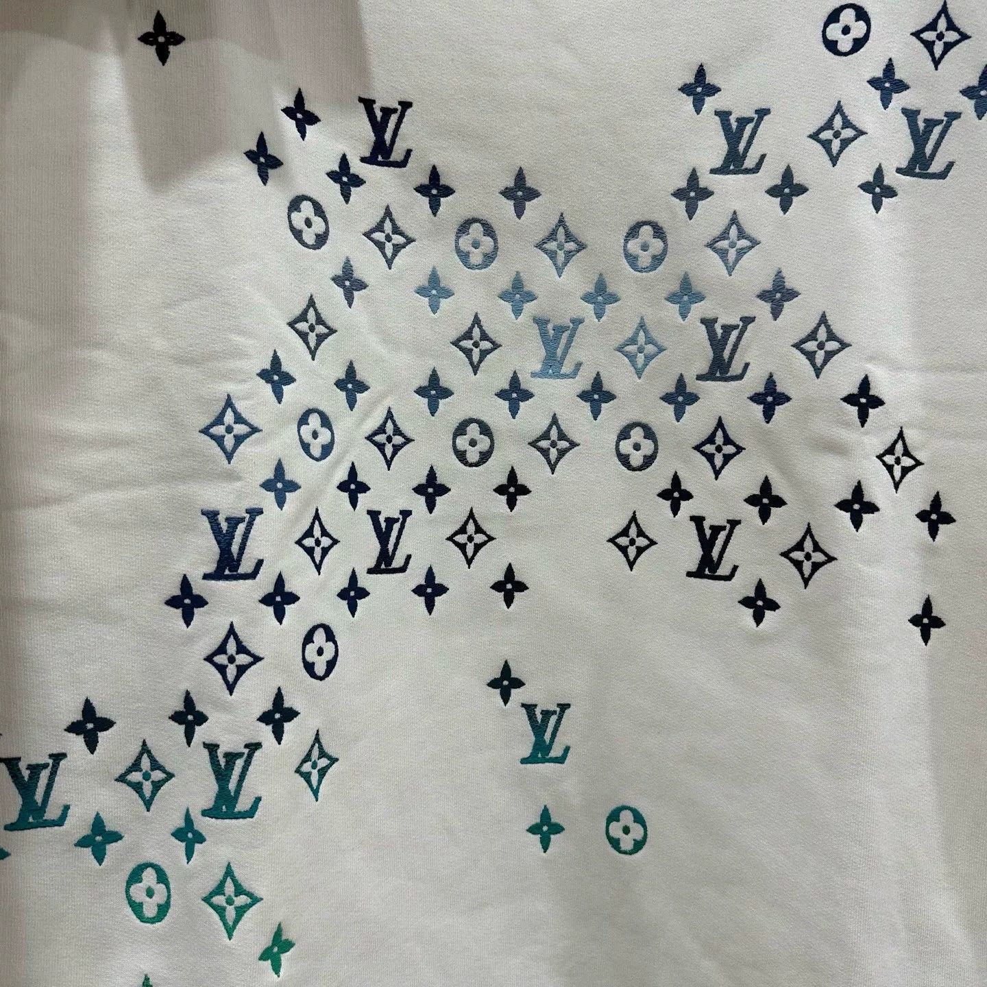 Louis Vuitton Louis Vuitton White Logo Monogram Cotton Sweatshirt Size US L / EU 52-54 / 3 - 4 Thumbnail