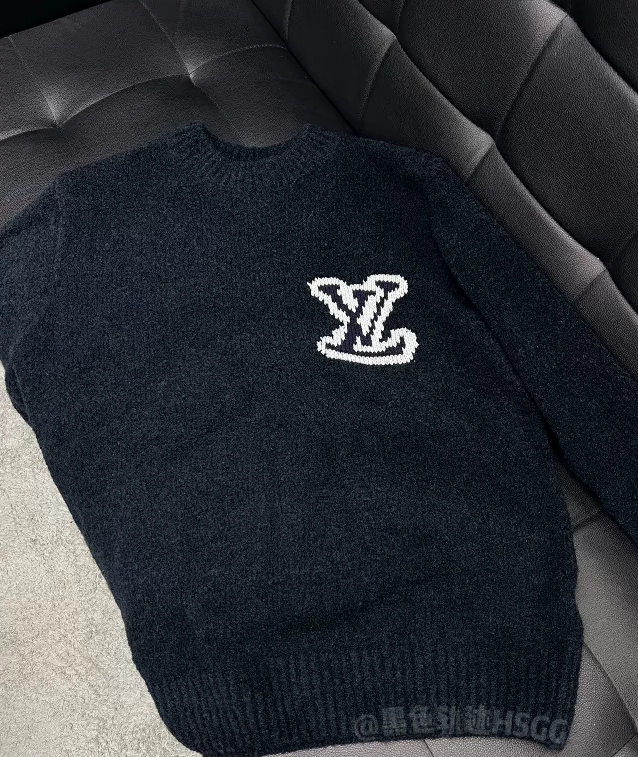 Louis Vuitton Louis Vuitton Logo Teddy Sweater M Size US M / EU 48-50 / 2 - 3 Thumbnail