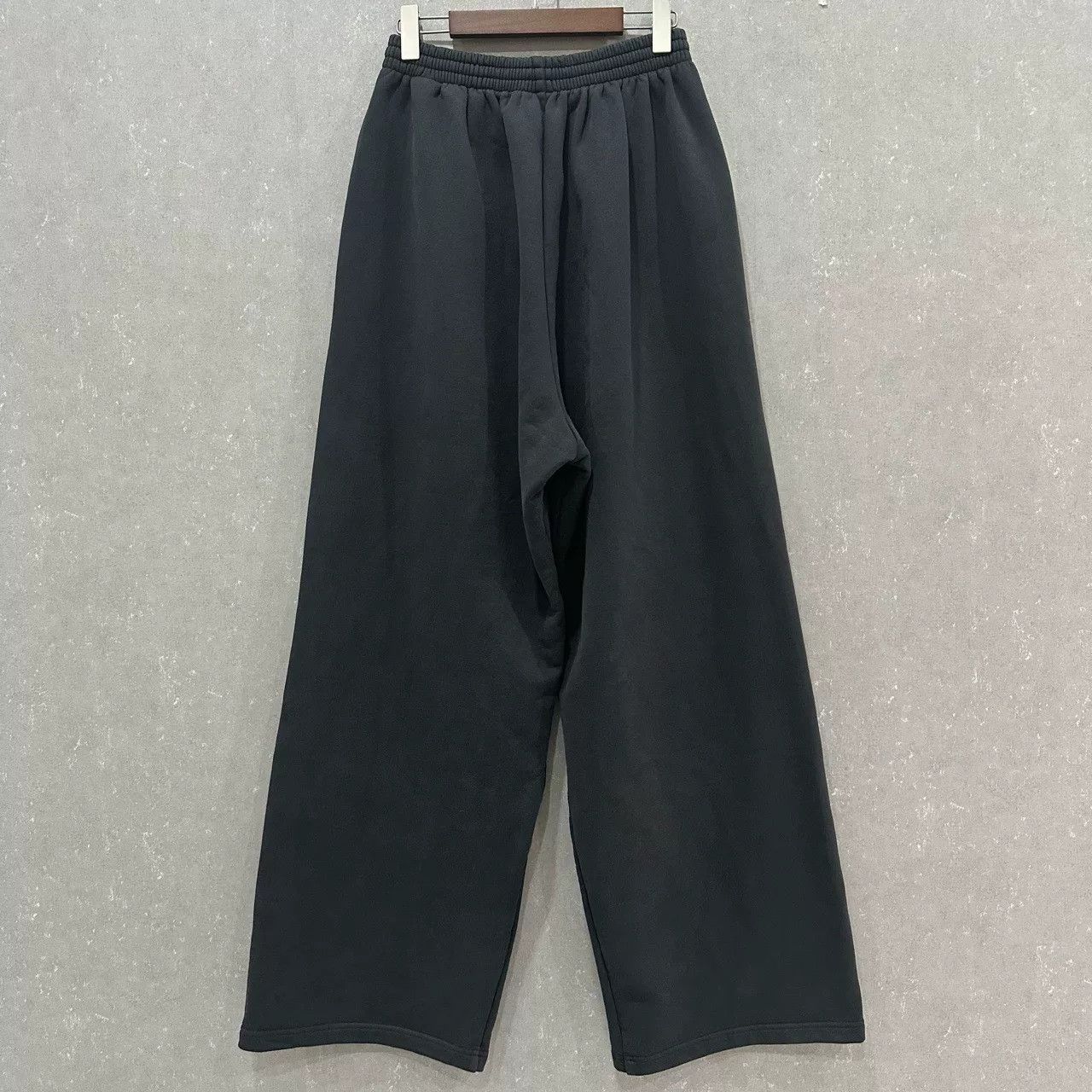 Balenciaga Balenciaga x Under Armour Embroidered Logo Wide-Leg Sweatpants Size 22" - 2 Thumbnail