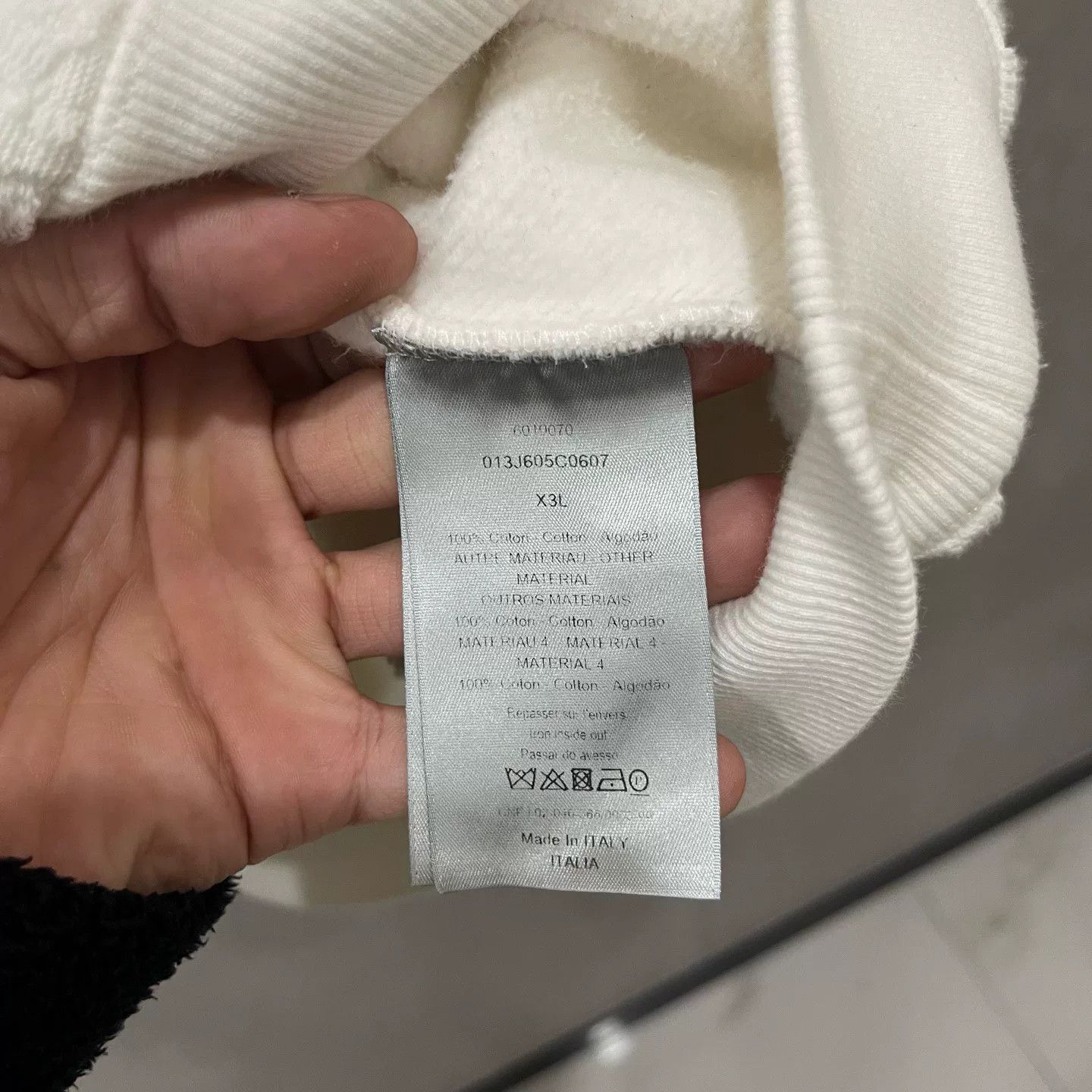 Dior Dior Embossed Logo Towel Hoodie Size US XXL / EU 58 / 5 - 5 Thumbnail