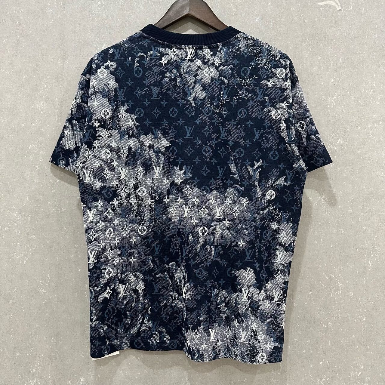 Louis Vuitton Louis Vuitton Tapestry Print Short-Sleeve Size US S / EU 44-46 / 1 - 2 Thumbnail