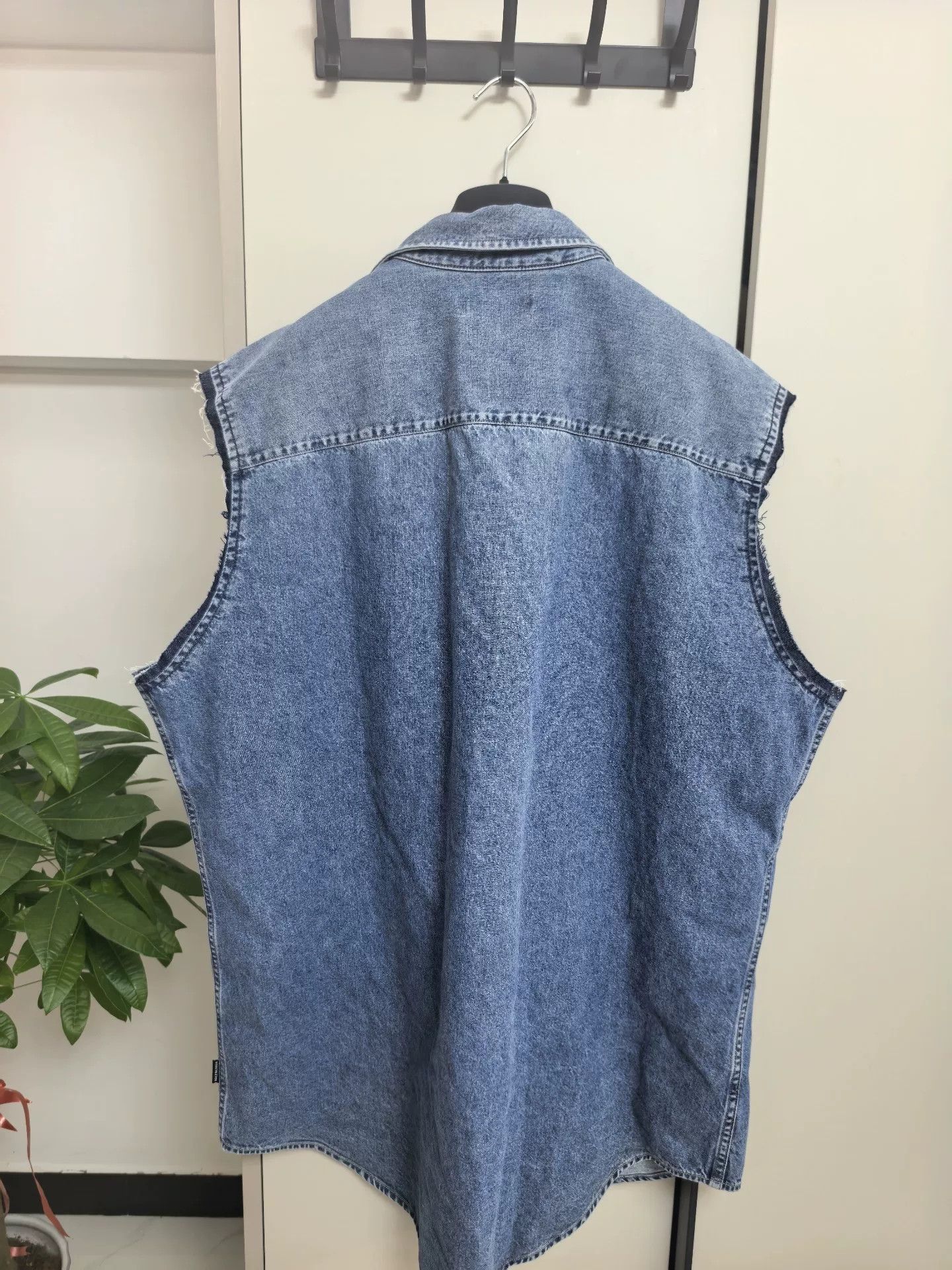 Balenciaga Balenciaga Washed Distressed Denim Vest Size S / US 4 / IT 40 - 2 Thumbnail