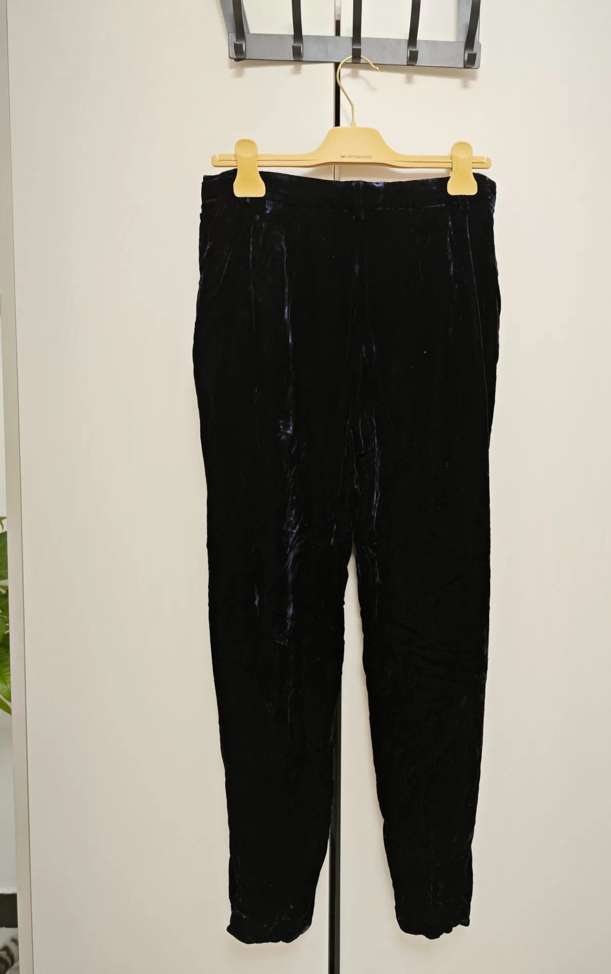 Giorgio Armani Giorgio Armani Velvet Dark Blue Jogger Pants Size US 26 / EU 42 - 2 Thumbnail