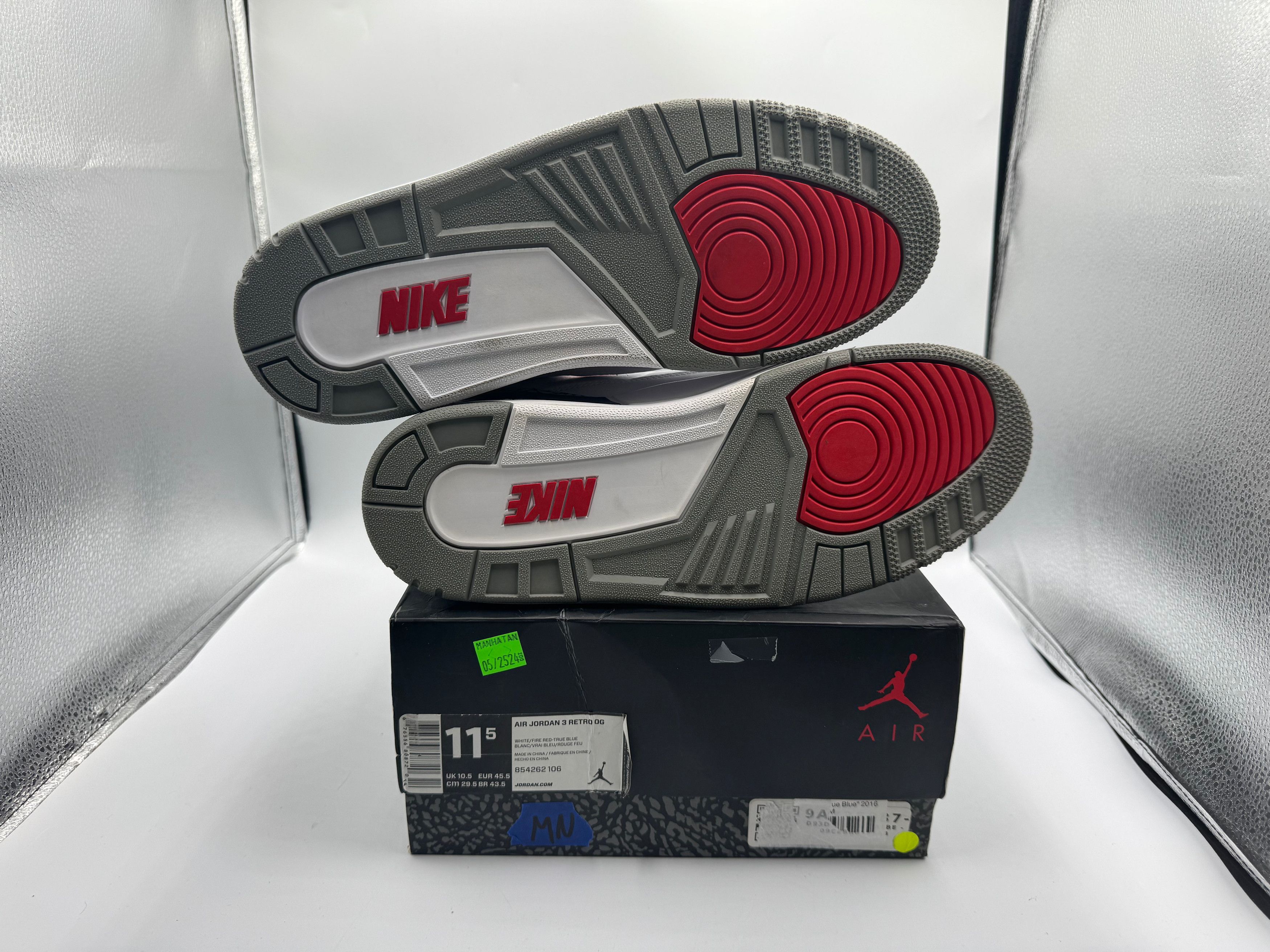 Jordan Brand PRE OWNED Air Jordan retro 3 "True Blue" 2016 Conditional Size US 11.5 / EU 44-45 - 5 Thumbnail