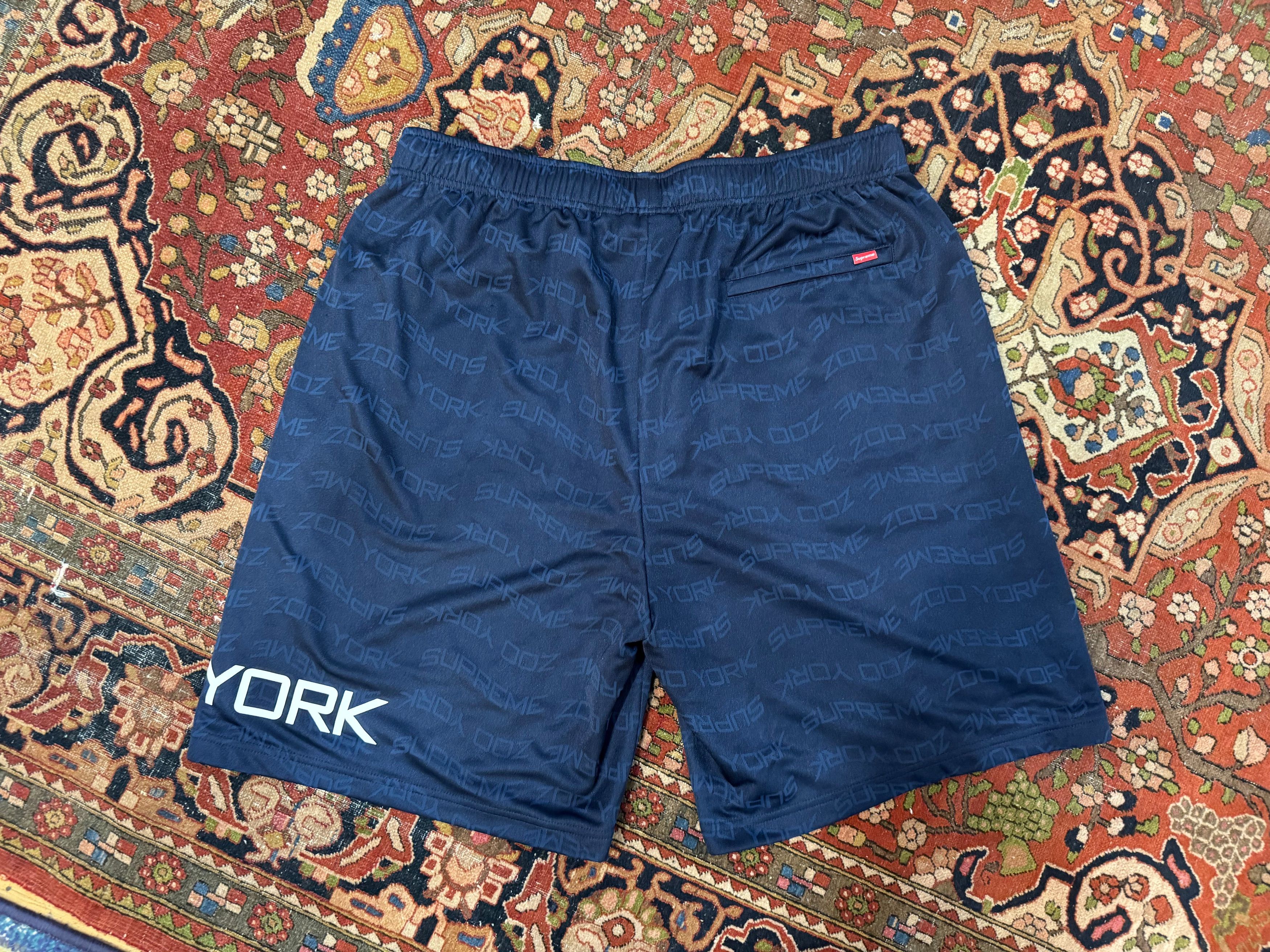 Supreme PRE OWNED zoo York soccer short navy Size US 34 / EU 50 - 2 Thumbnail
