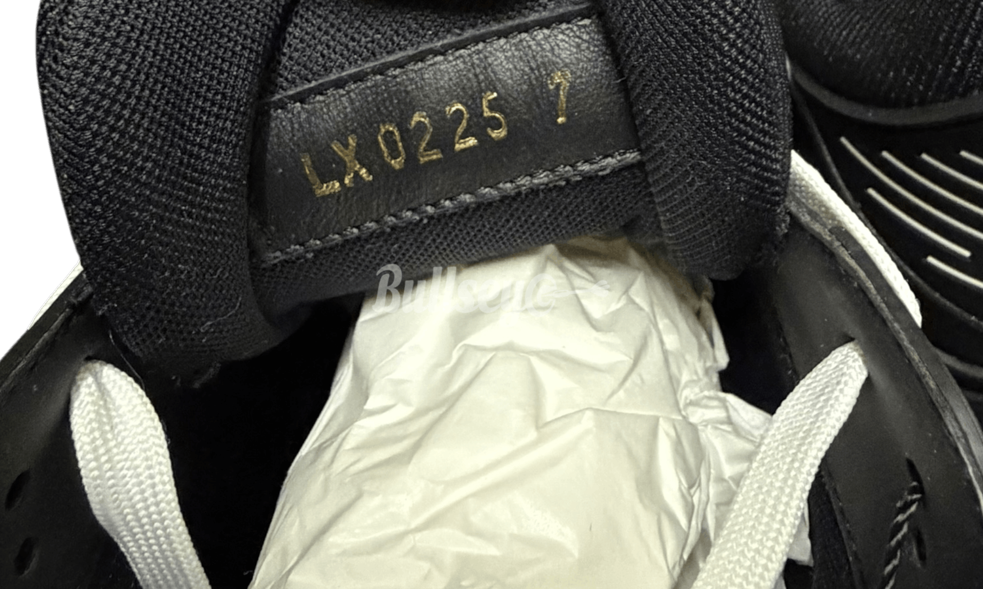 Louis Vuitton Trainer Black Embossed Monogram (PreOwned) Size US 7 / EU 40 - 7 Thumbnail